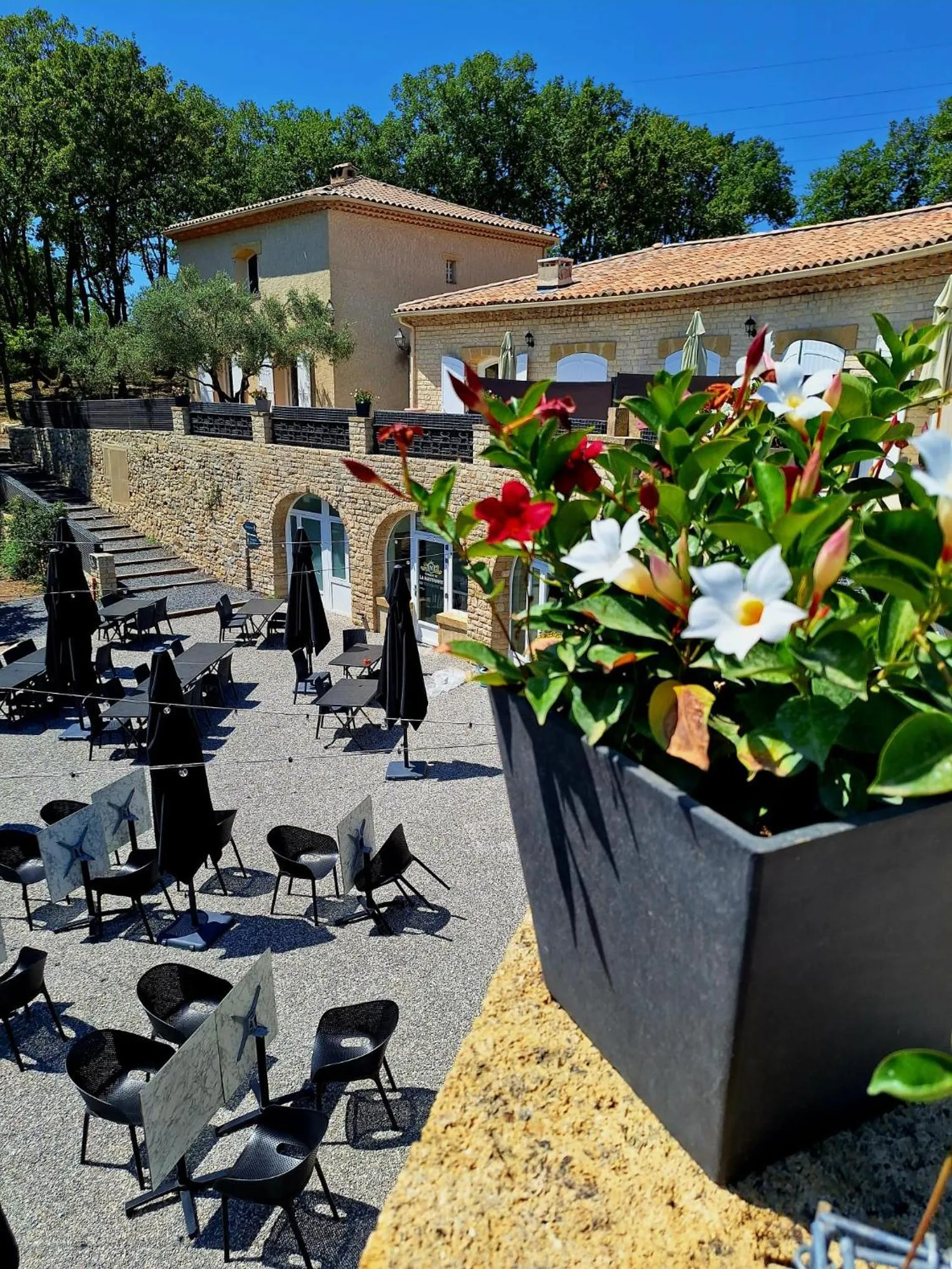 Property building in Domaine de la Mautanne