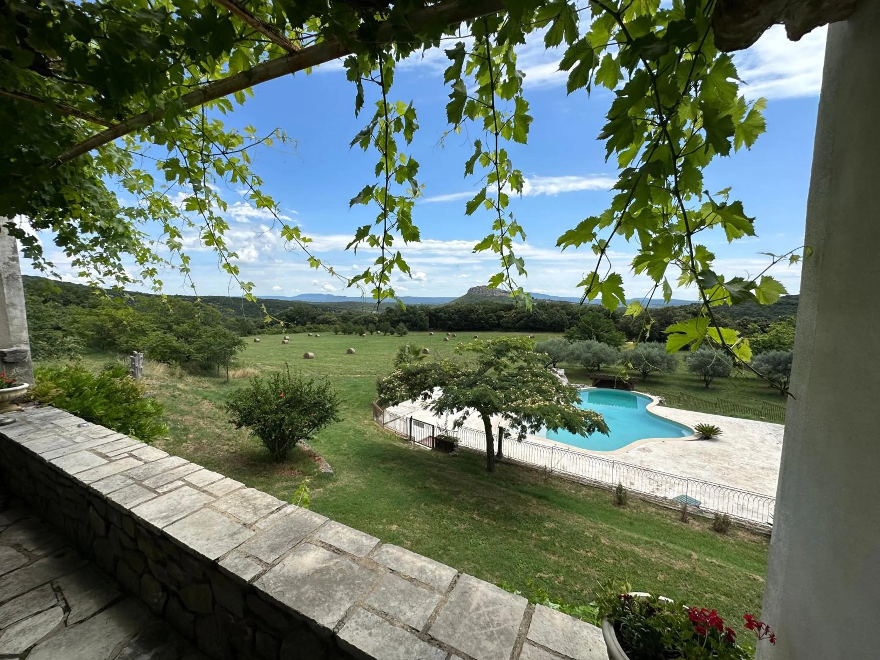 Natural landscape in Chambre d'hôtes, Mas de Louise