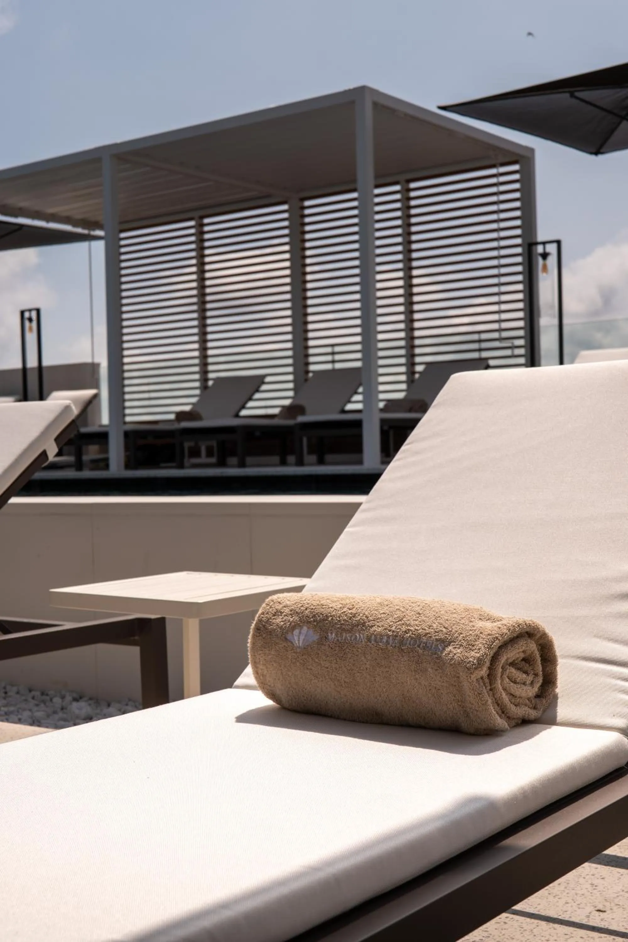 Swimming pool, Bed in Maison Albar - Le Victoria