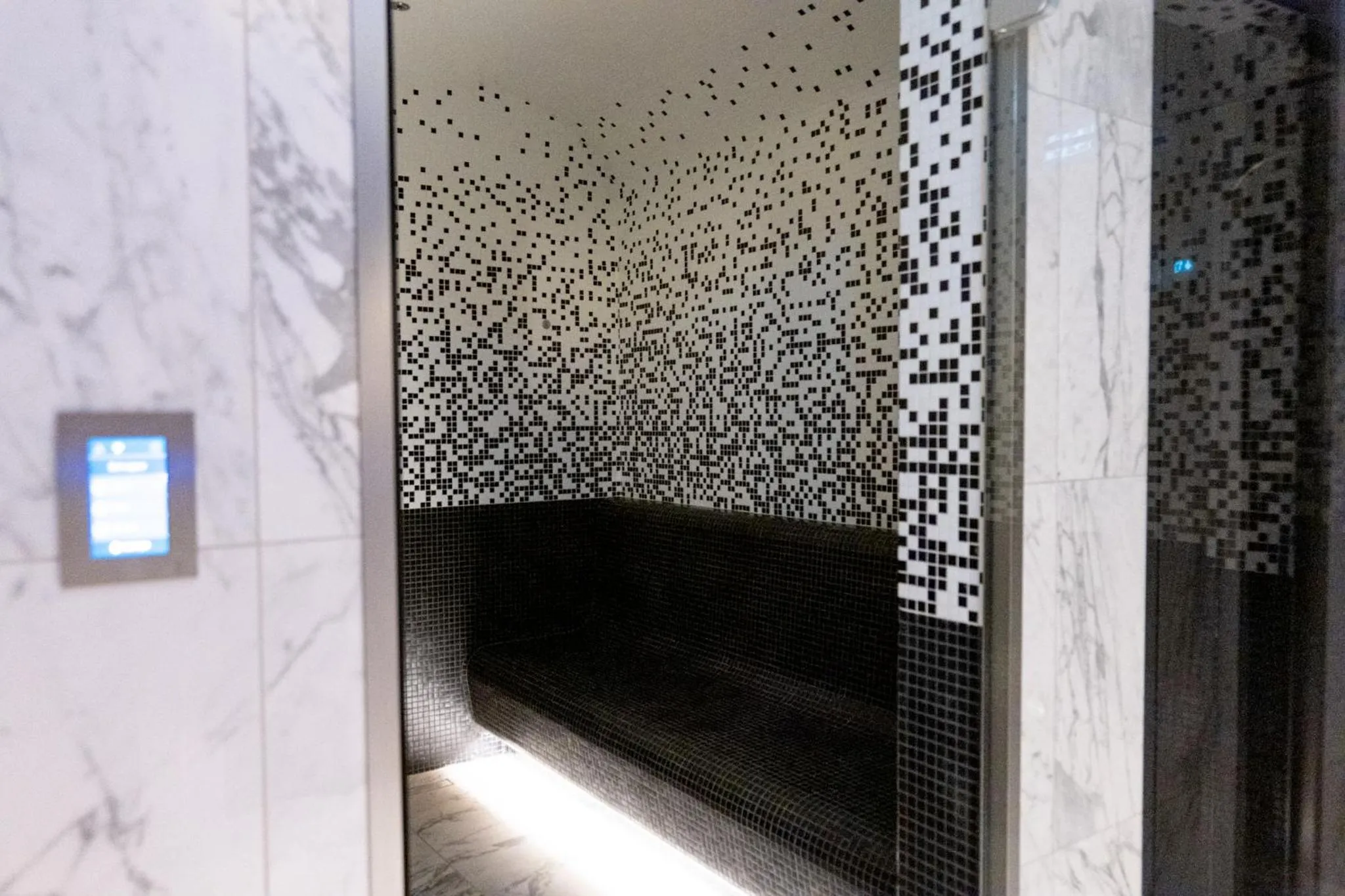 Steam room in Maison Albar - Le Victoria