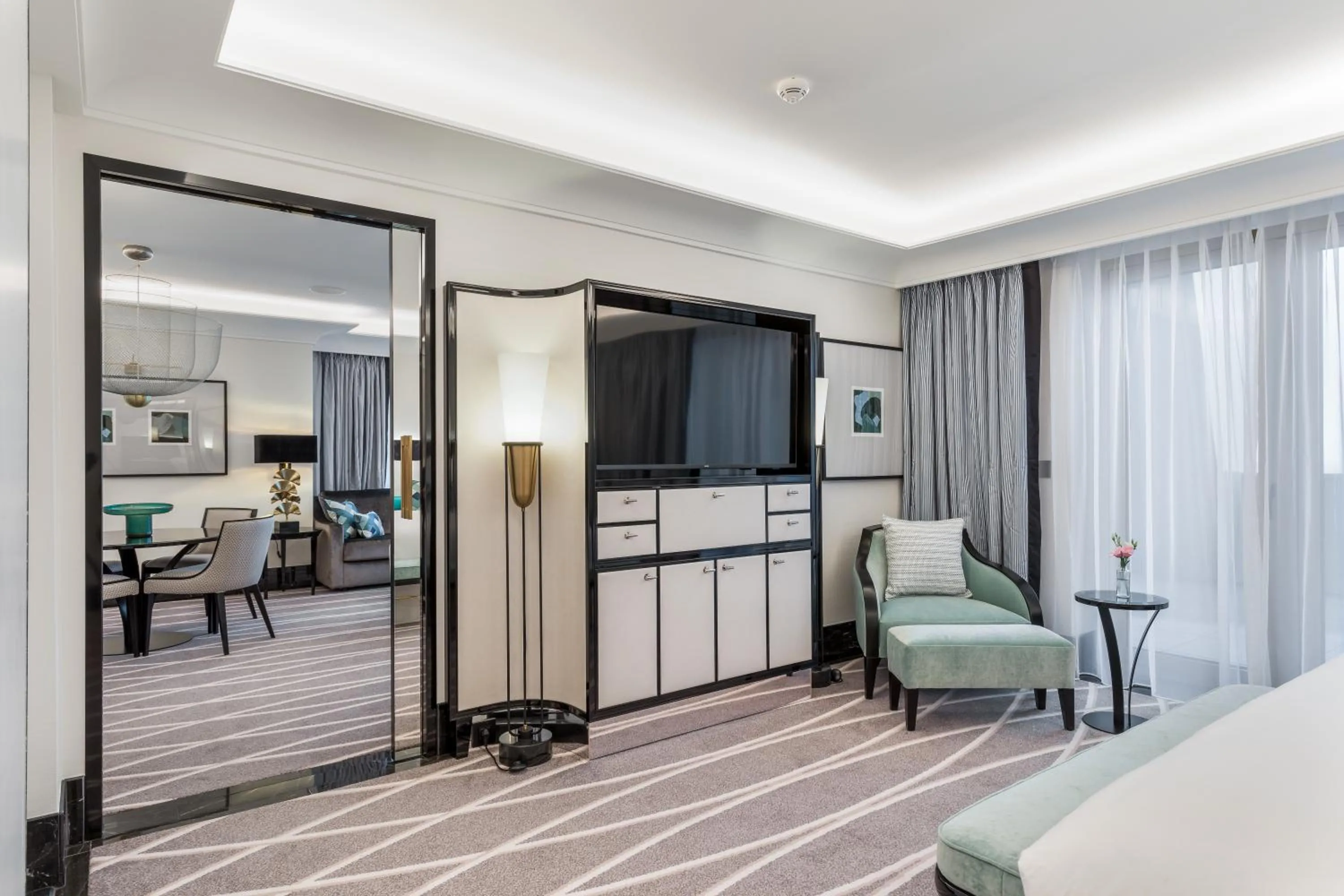 TV and multimedia, Bed in Maison Albar - Le Victoria