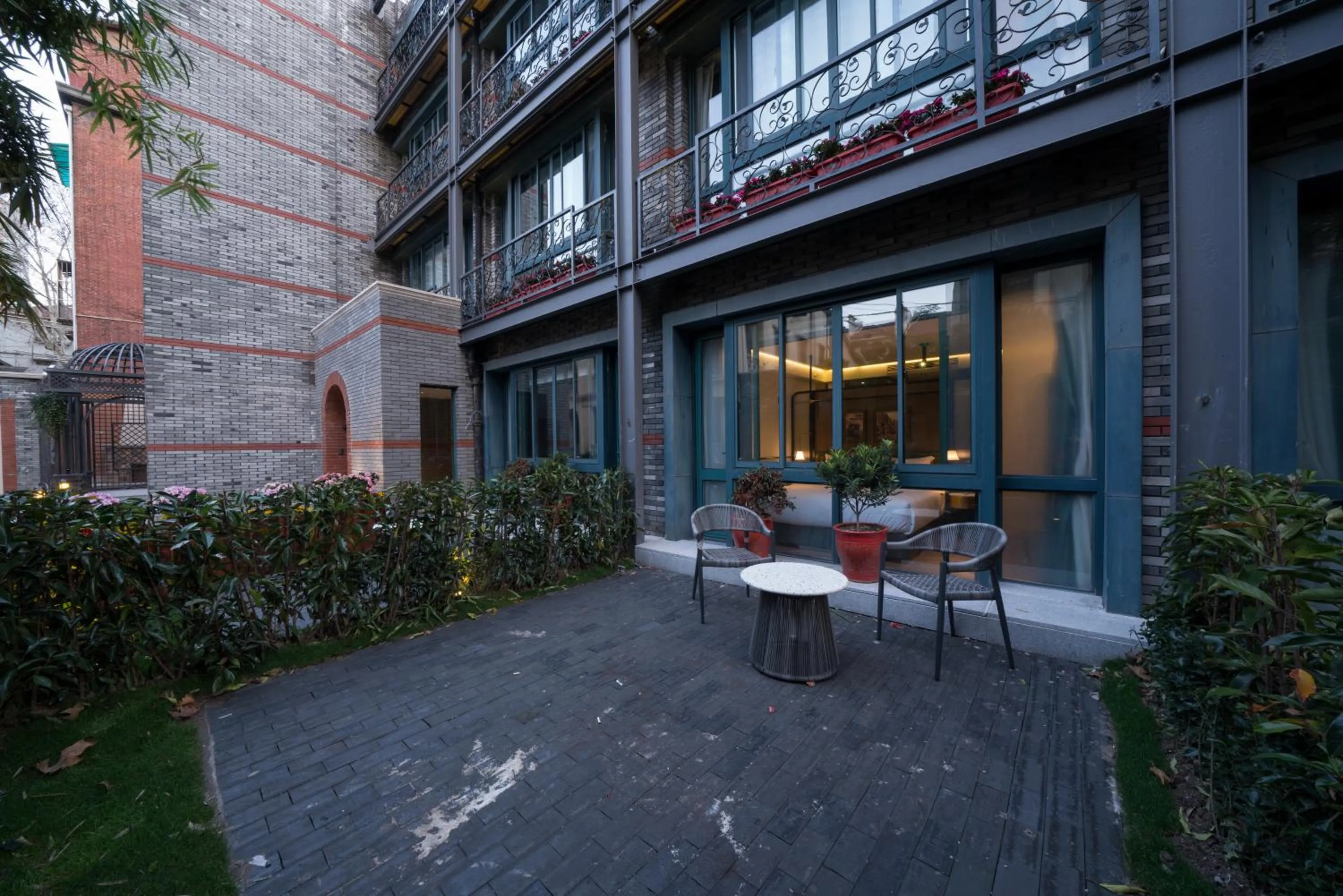 Property building in Shanghai Huaihai Mansion