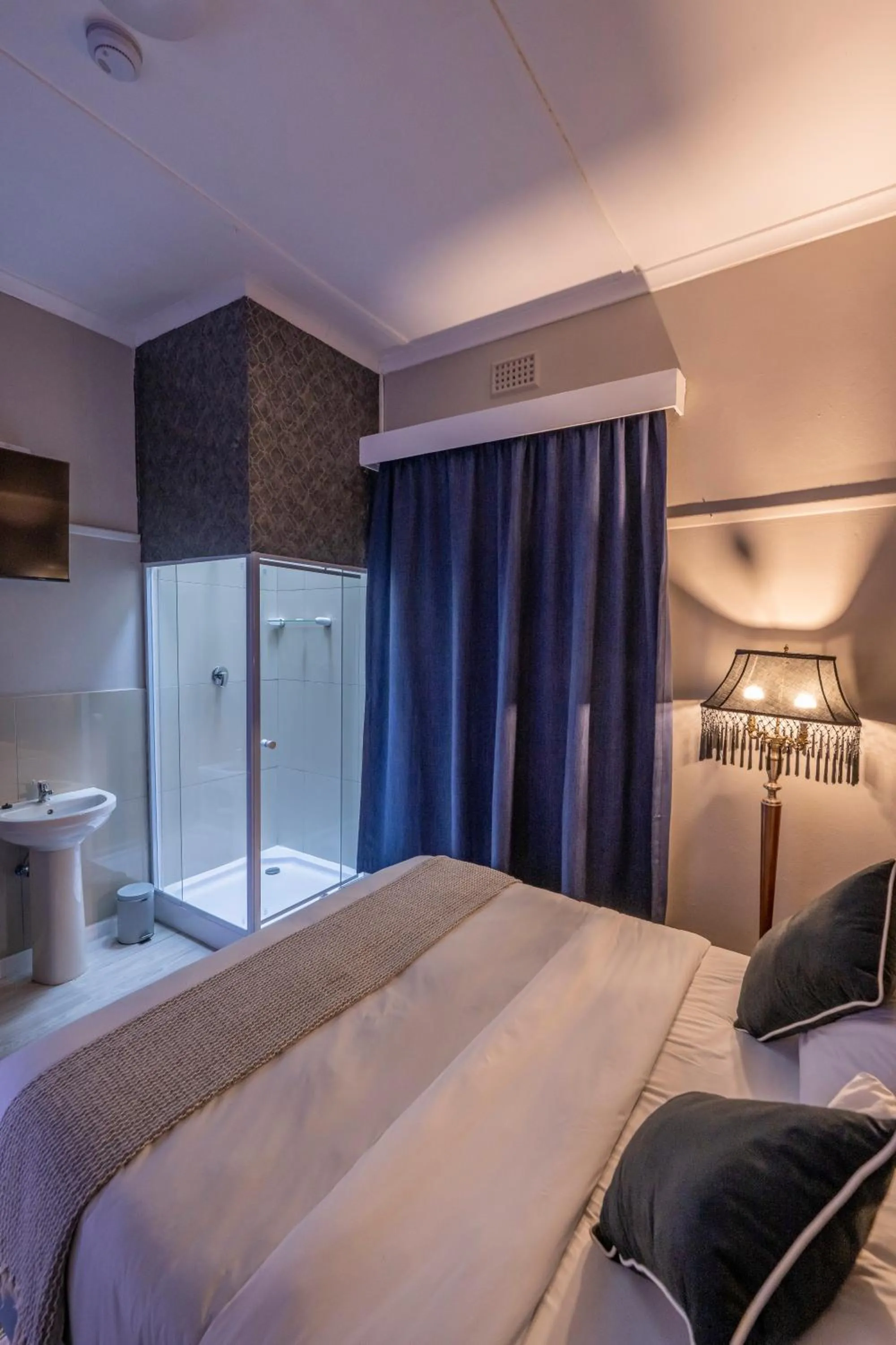 Bed in Prime Executive Accommodation