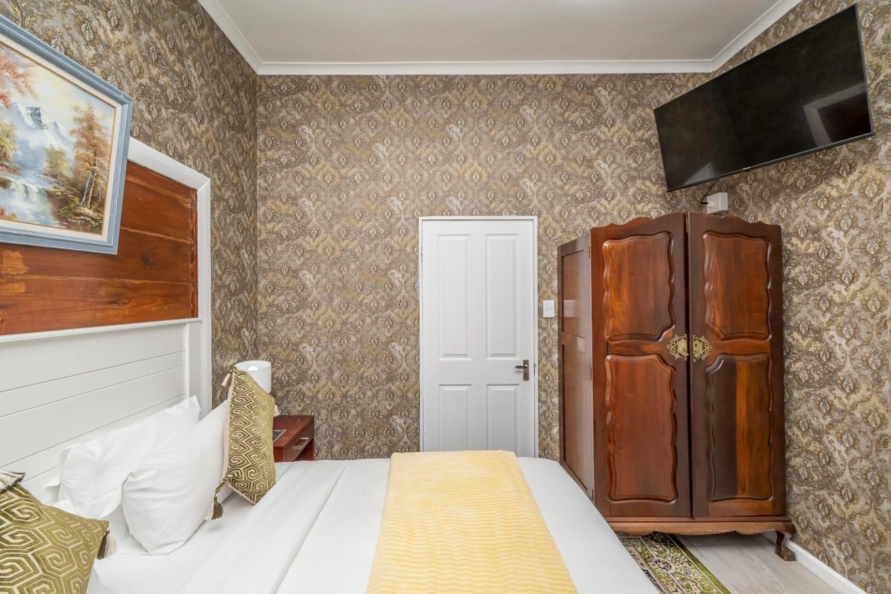 Bedroom, Bed in Prime Executive Accommodation