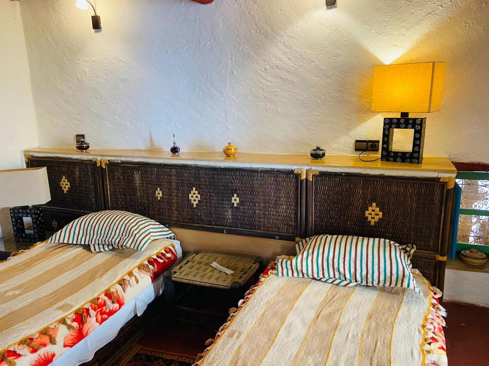 Bed in DAR INFIANE Tata