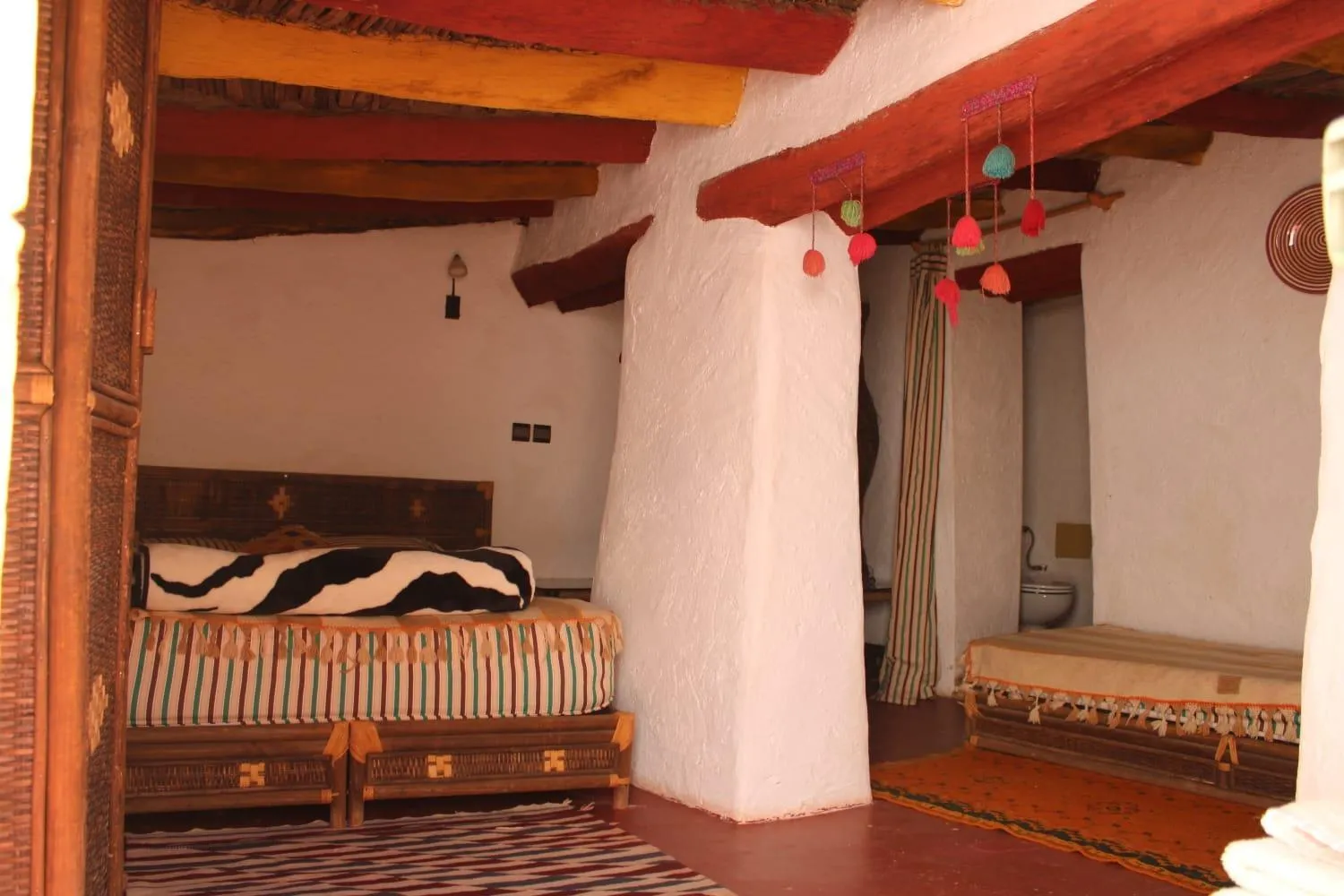 Bed in DAR INFIANE Tata