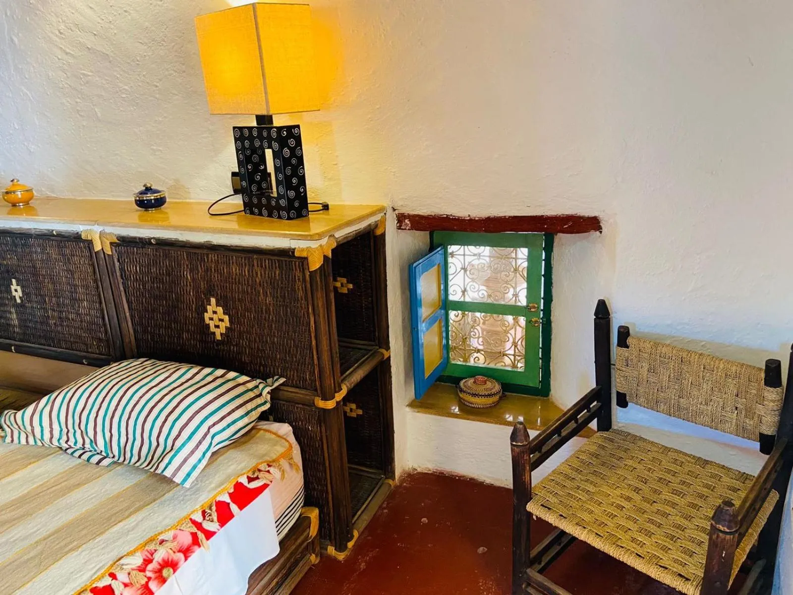 Bed in DAR INFIANE Tata