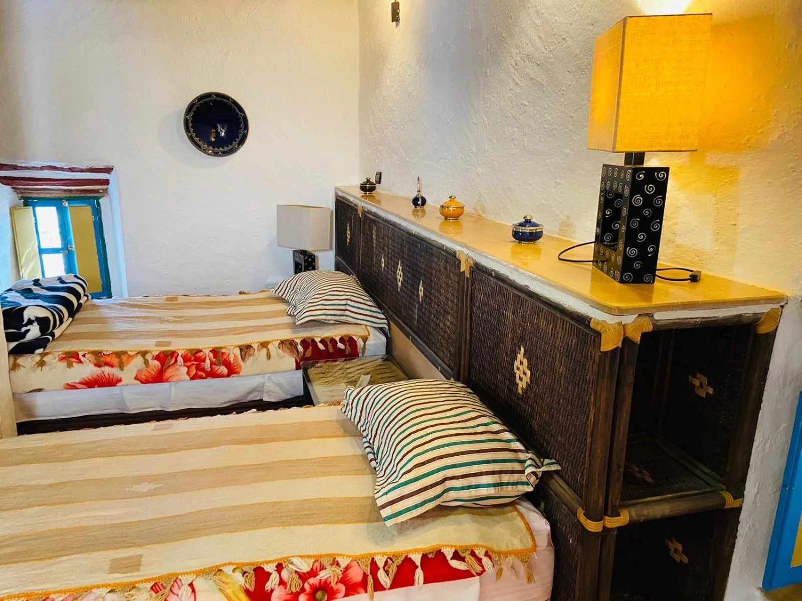 Bed in DAR INFIANE Tata