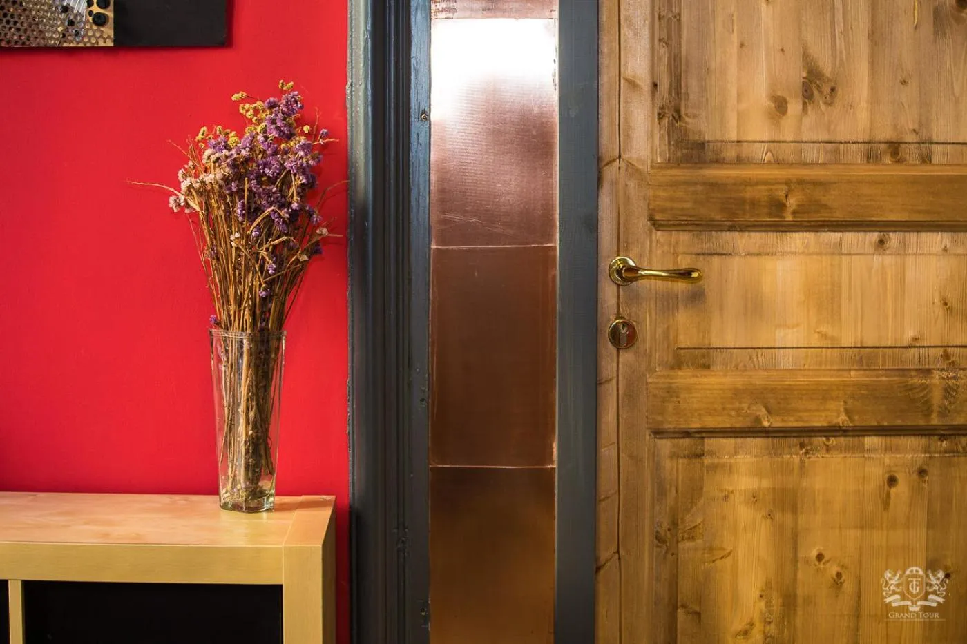 Decorative detail in Grand Tour Design Guest House Catania Self Check-in