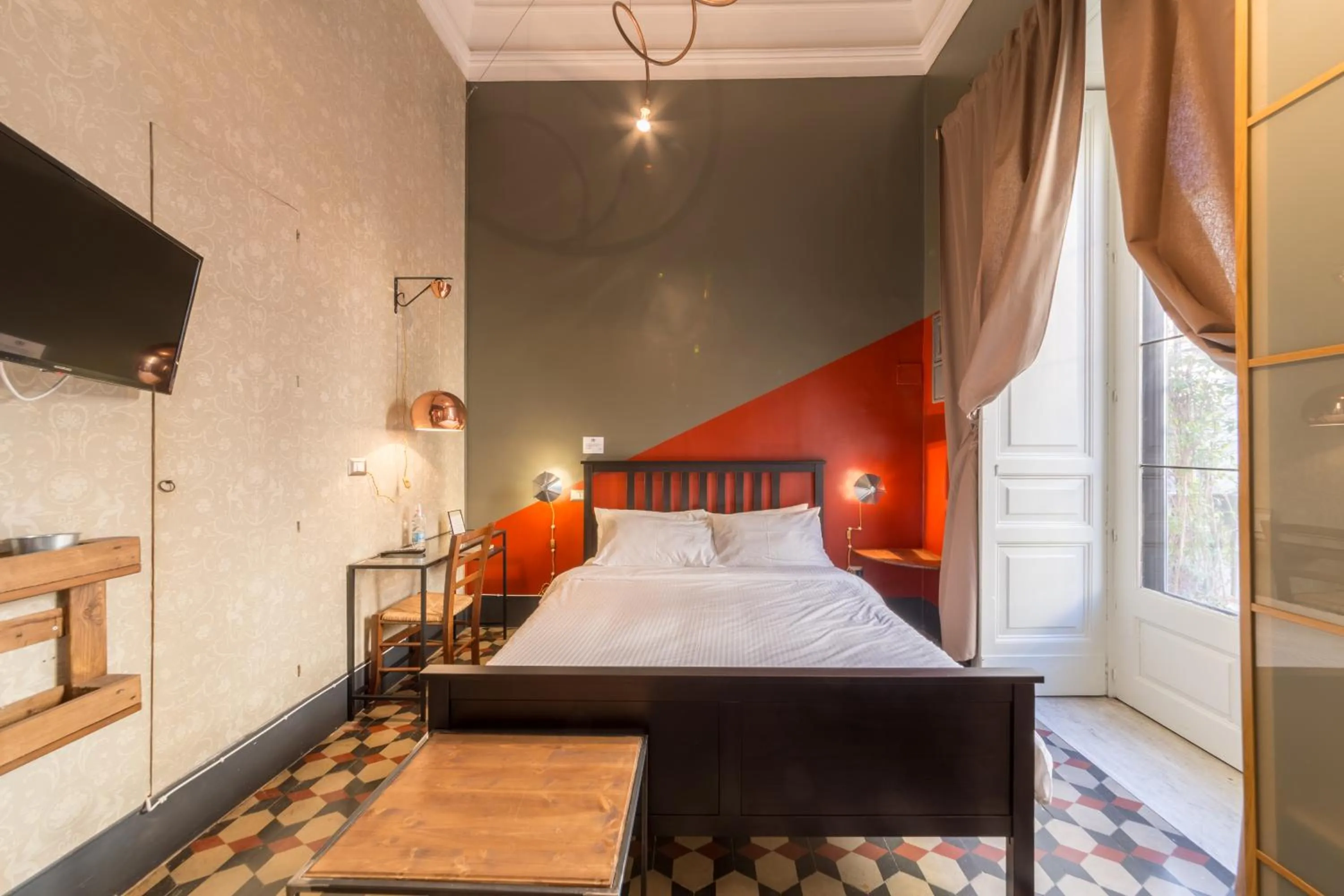 Photo of the whole room, Bed in Grand Tour Design Guest House Catania Self Check-in