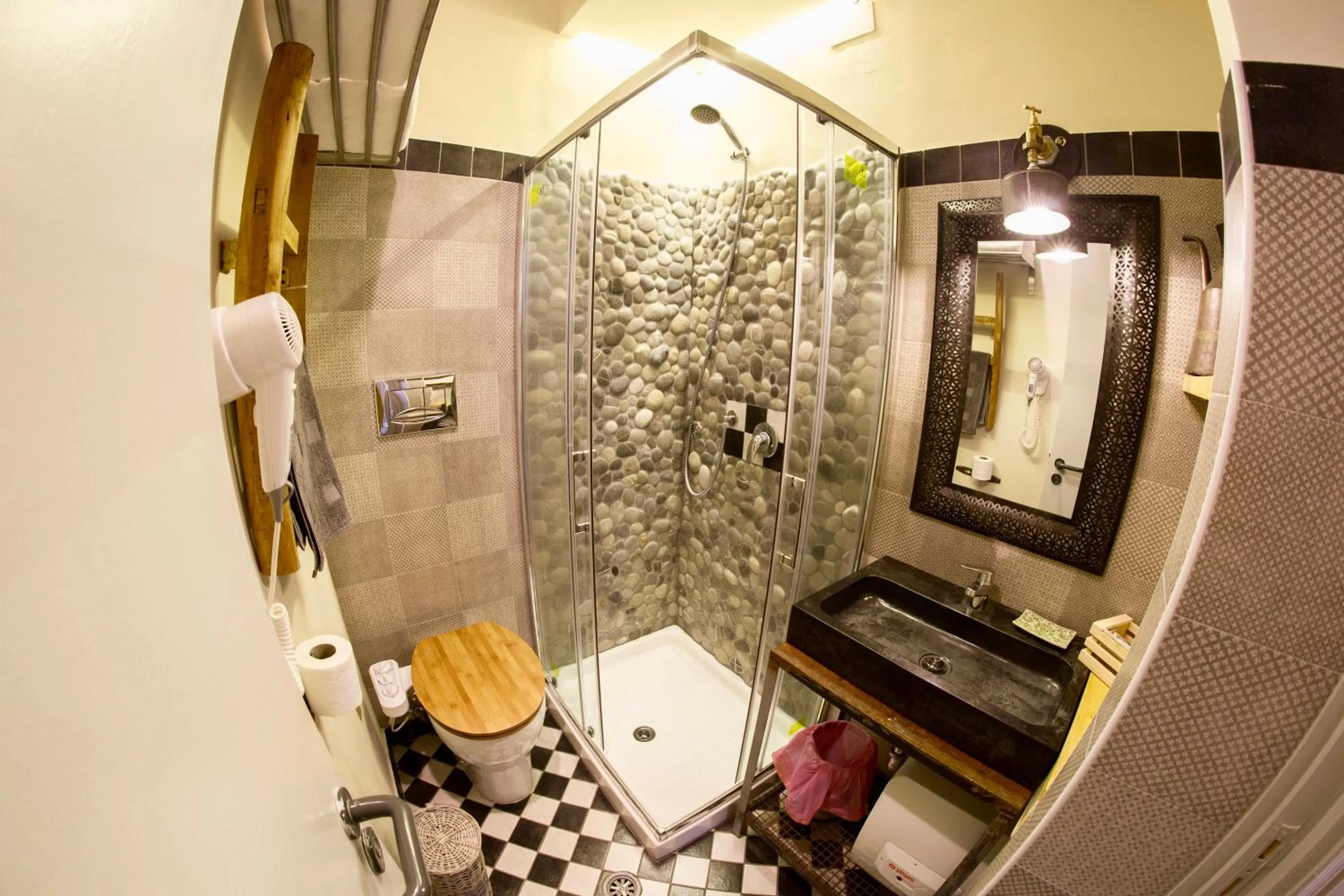 Bathroom in Grand Tour Design Guest House Catania Self Check-in