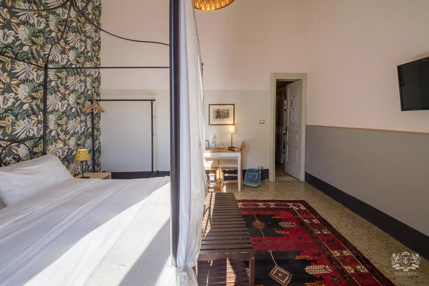 Photo of the whole room, Bed in Grand Tour Design Guest House Catania Self Check-in