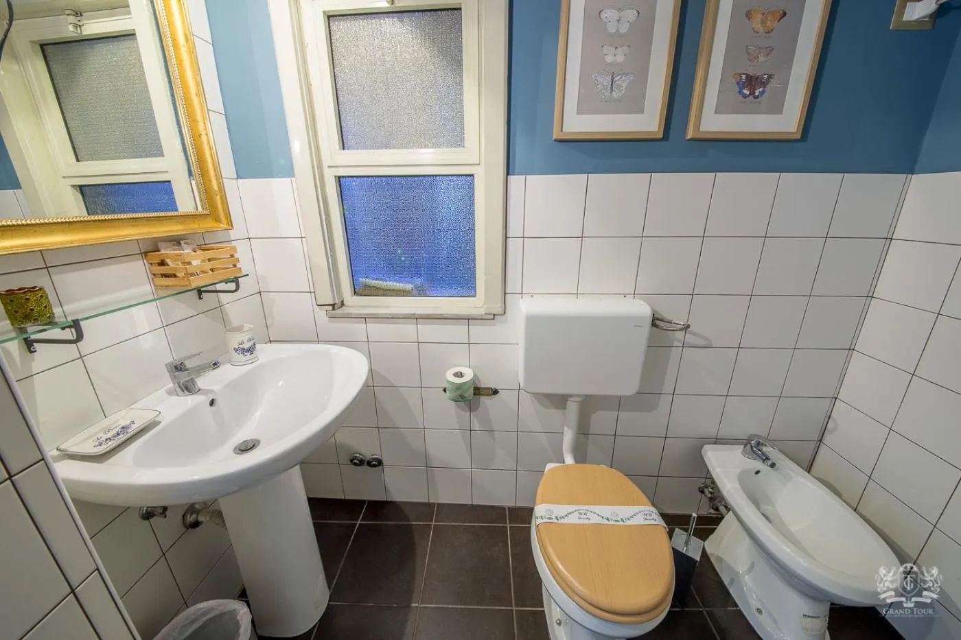 Bathroom in Grand Tour Design Guest House Catania Self Check-in