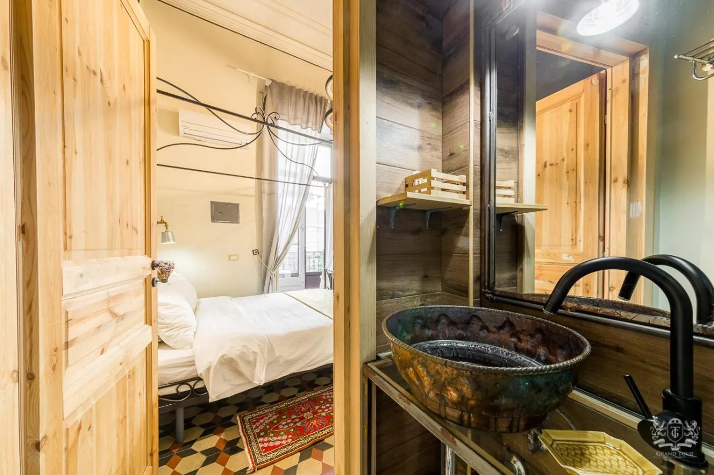 Bathroom, Bed in Grand Tour Design Guest House Catania Self Check-in