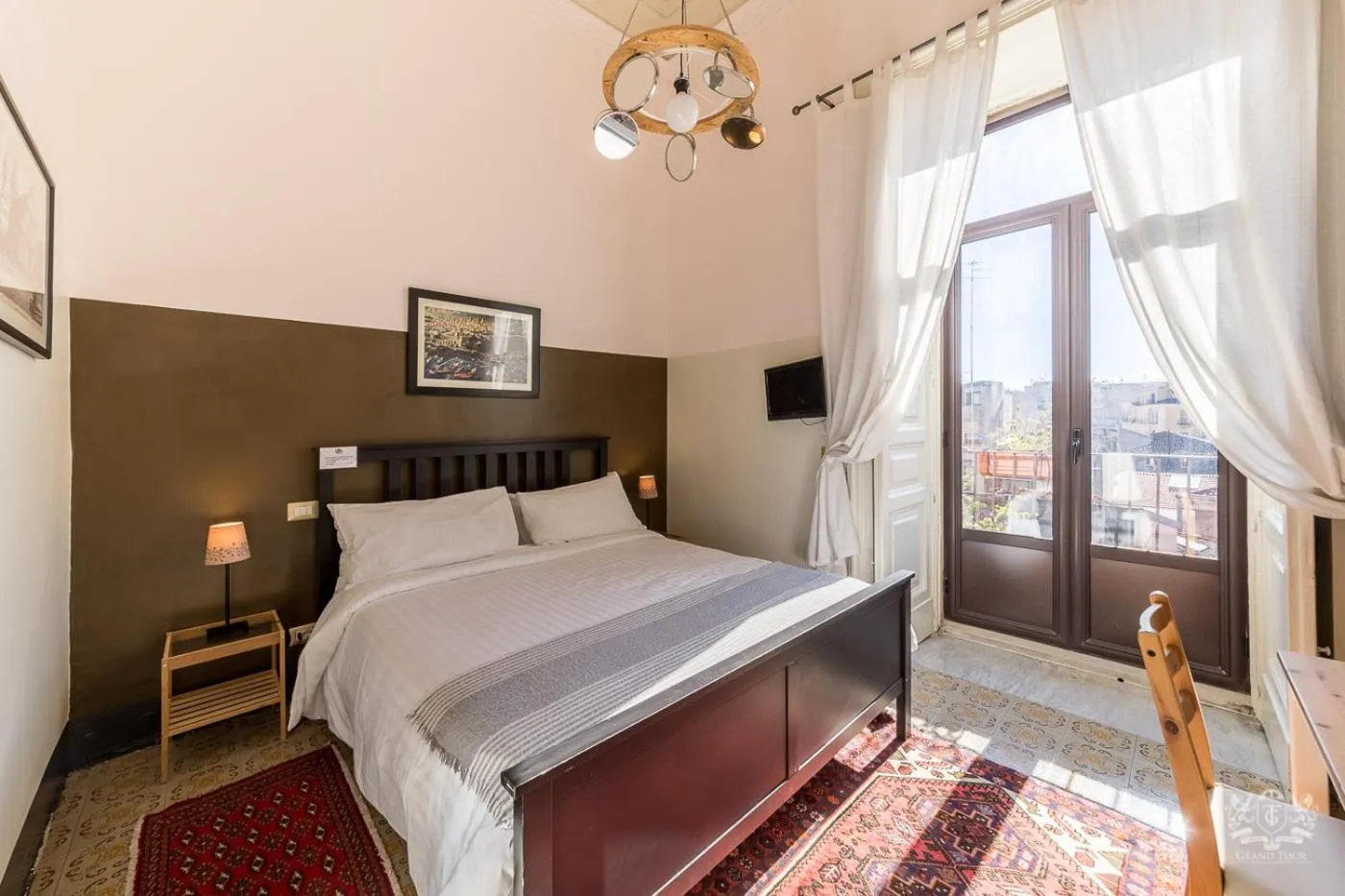 Photo of the whole room, Bed in Grand Tour Design Guest House Catania Self Check-in