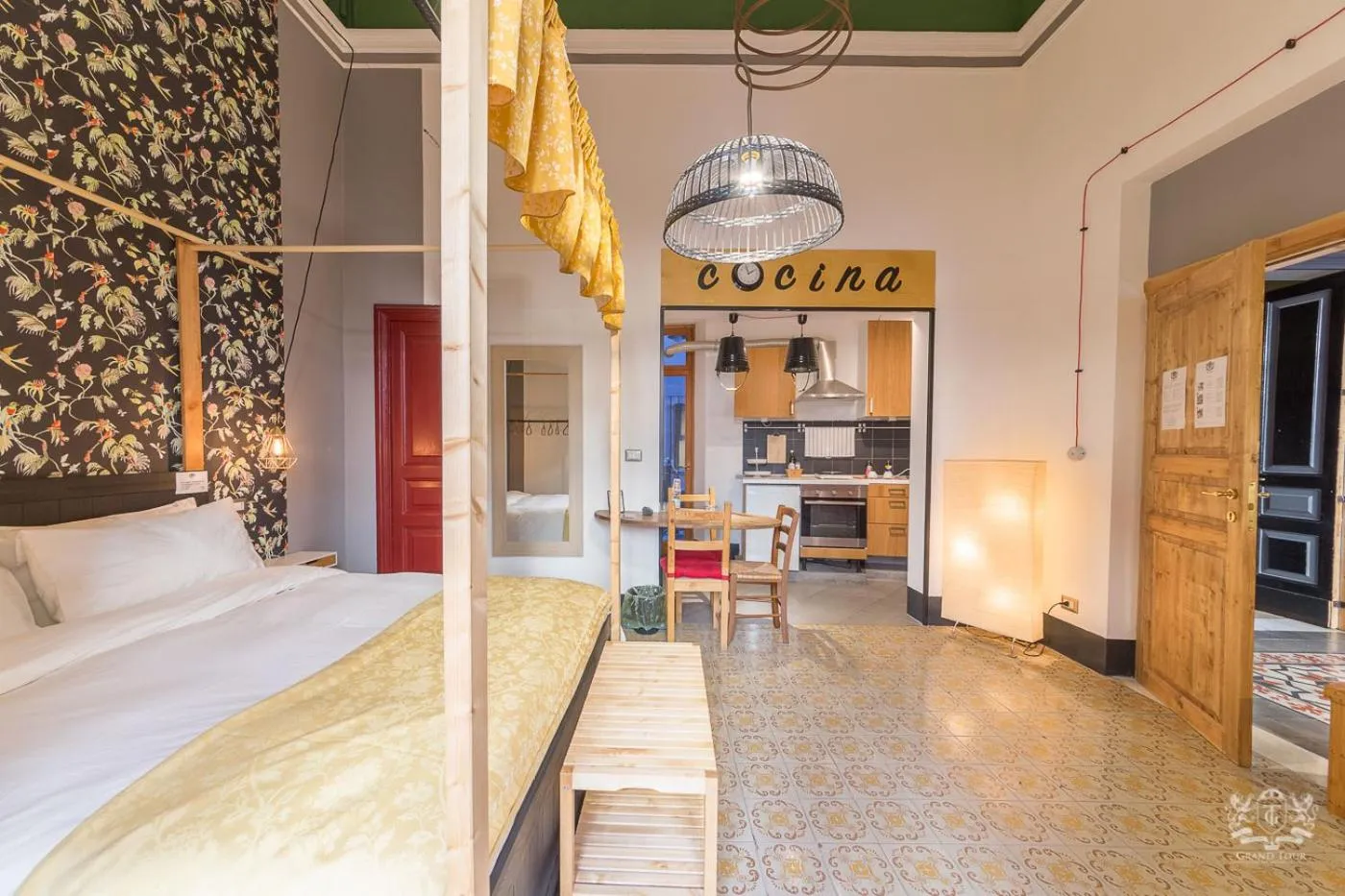 Bed in Grand Tour Design Guest House Catania Self Check-in