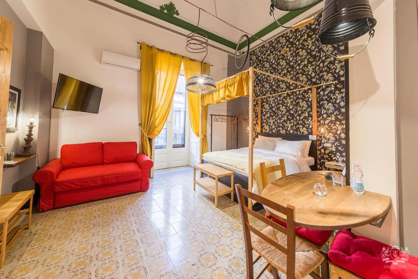 Photo of the whole room in Grand Tour Design Guest House Catania Self Check-in