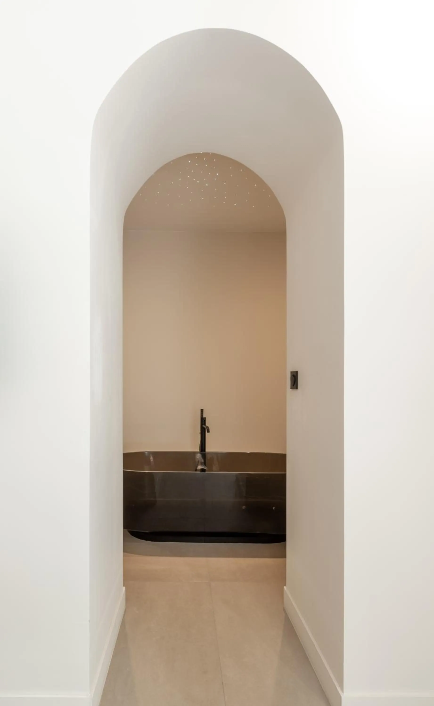 Deluxe Double Room with Bath in Mouchki