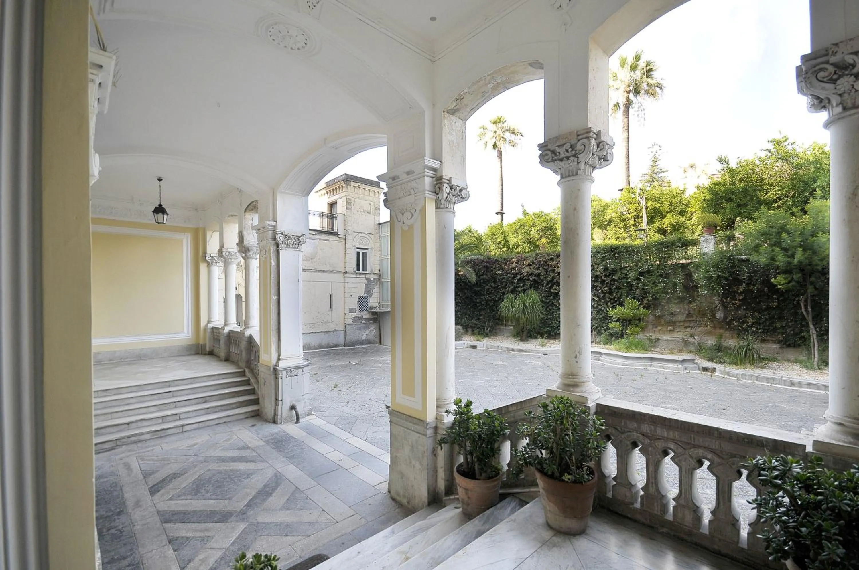 Patio in Villa Battista di Adriana Caserta