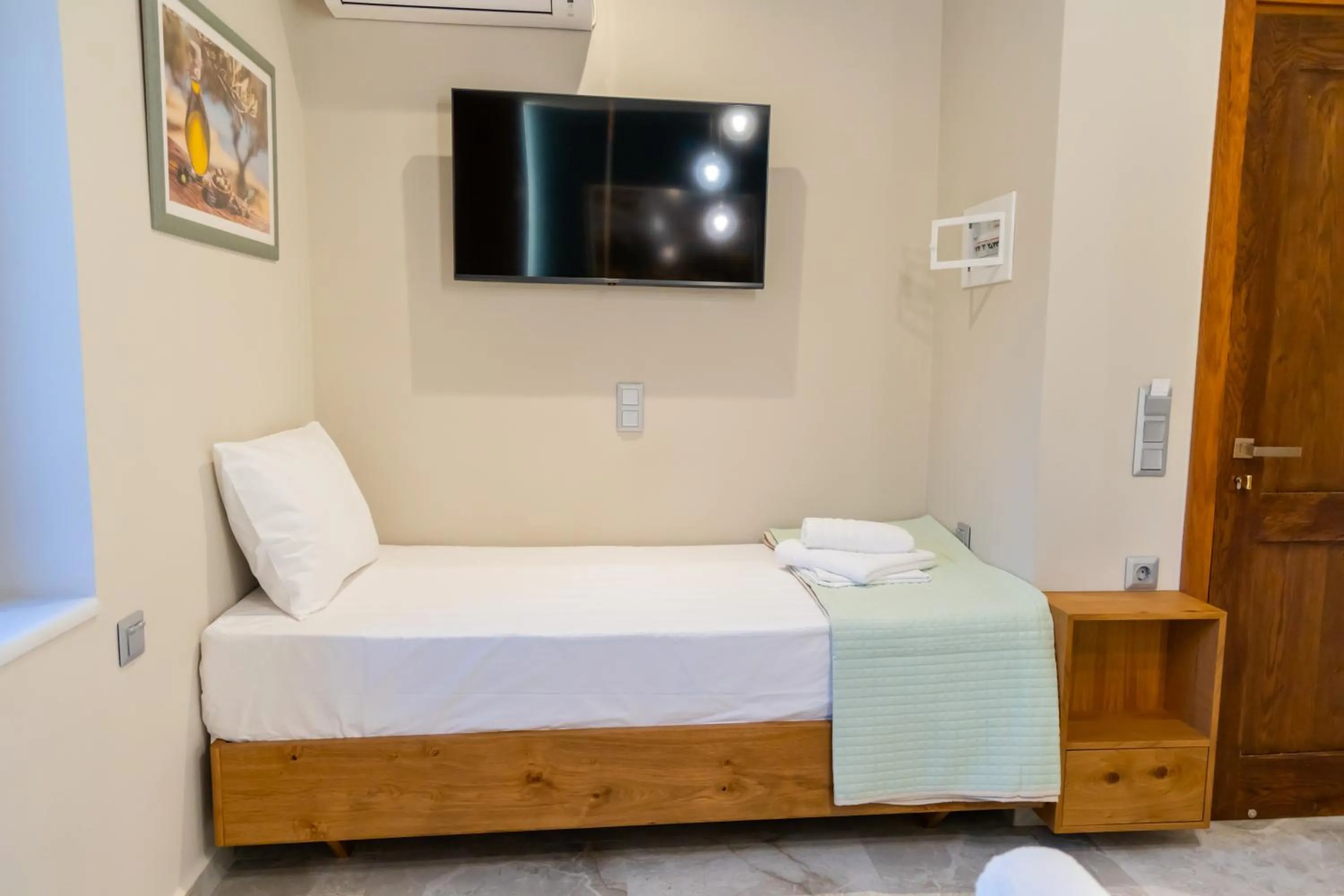 Bed in Armenopetra View Gerolimenas