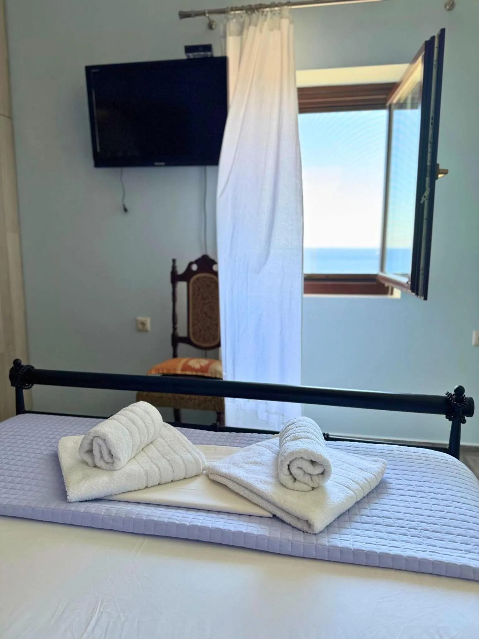 Bed in Armenopetra View Gerolimenas