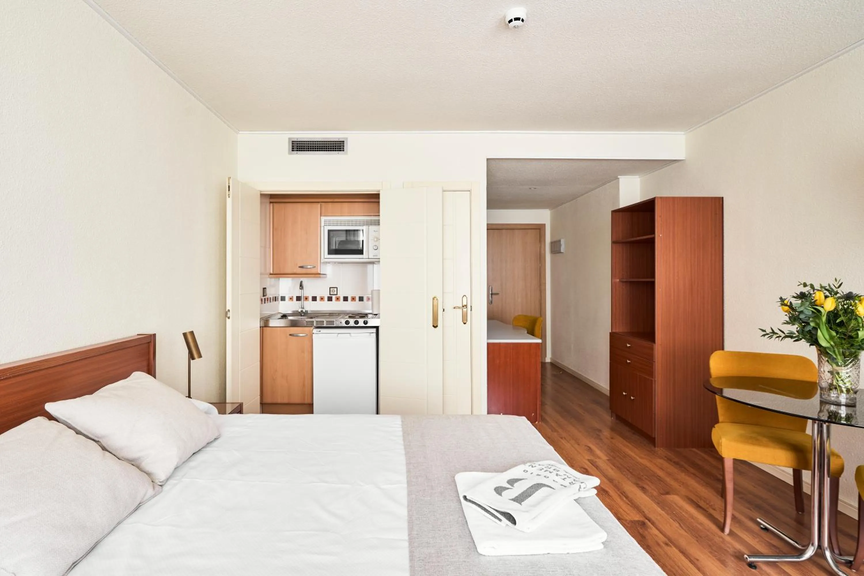 Bed in Apartamentos Juan Bravo