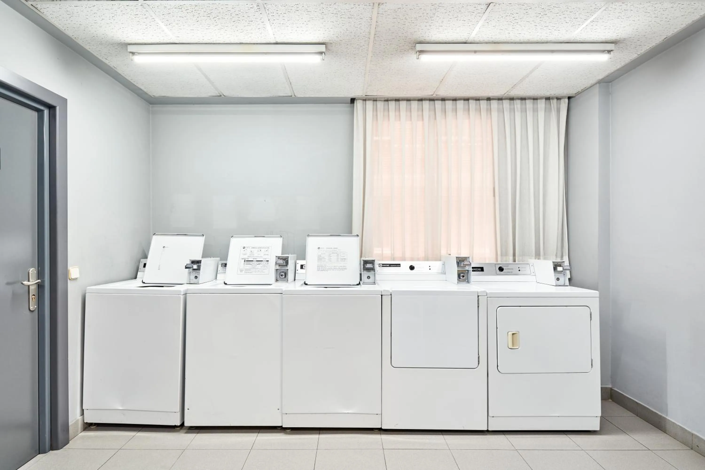 laundry in Apartamentos Juan Bravo