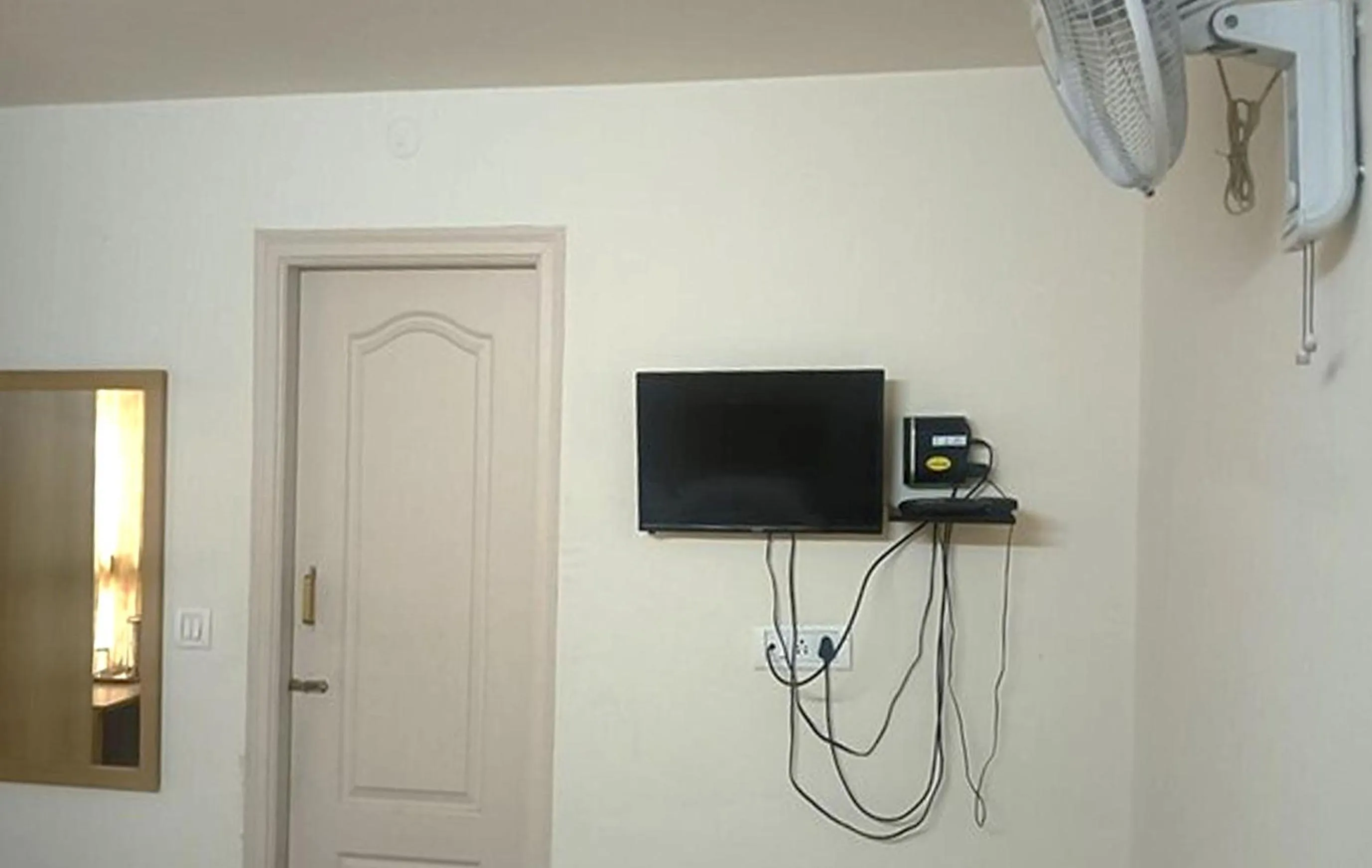 TV and multimedia in Hotel Rainbow near Victoria Hospital City Market