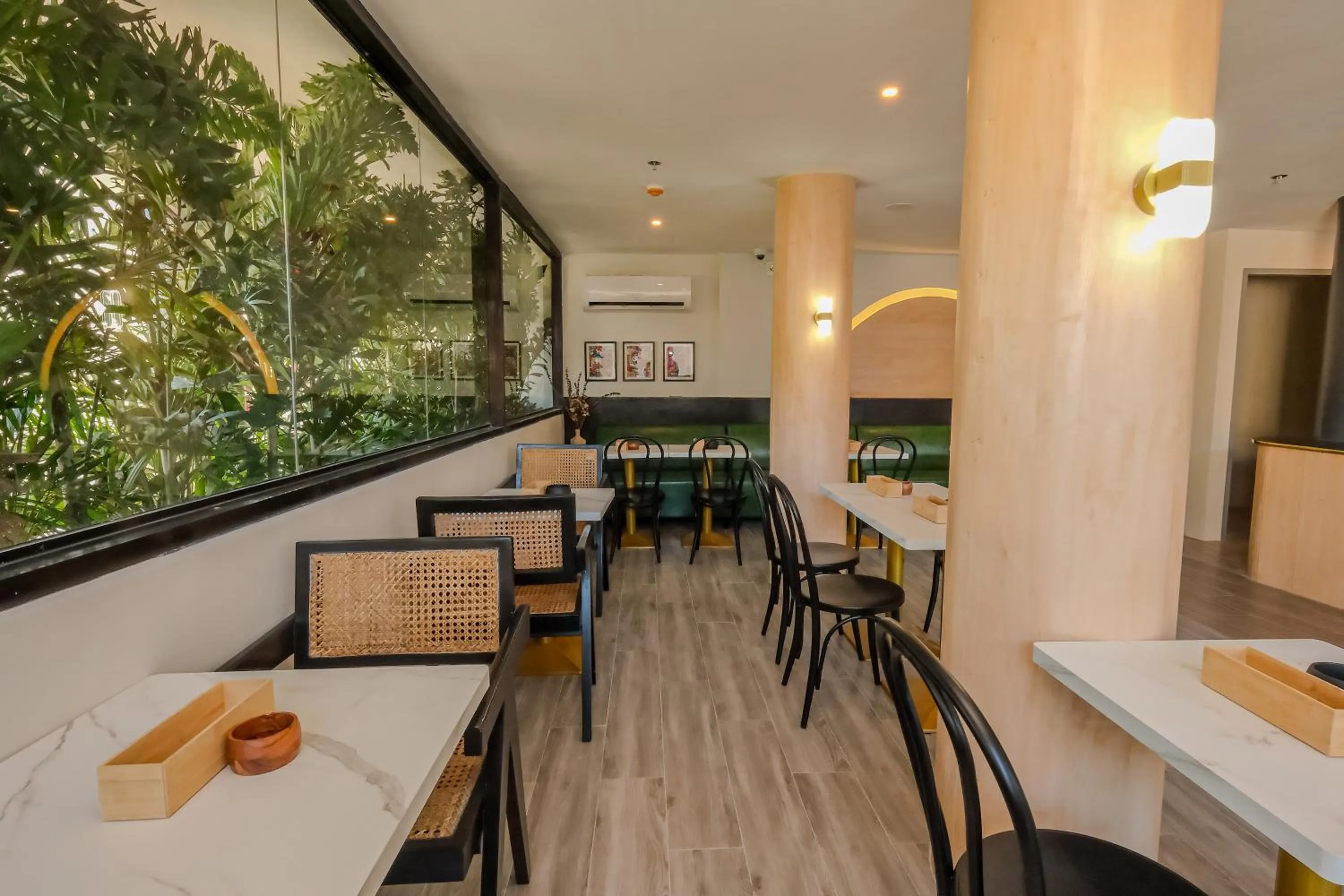 Restaurant/places to eat in The Quarters by Rosey