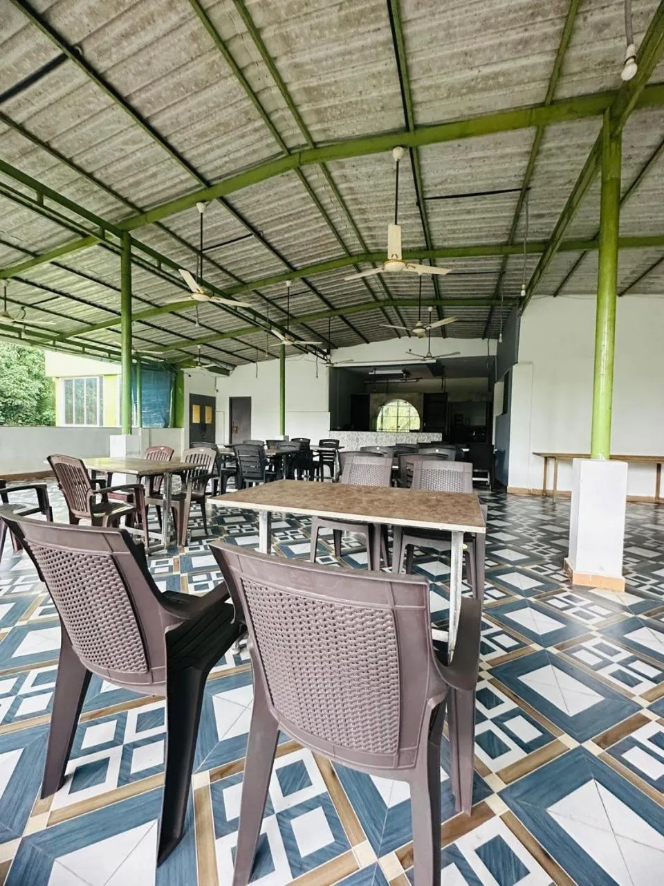 Restaurant/places to eat in Goa Holiday Beach Resort