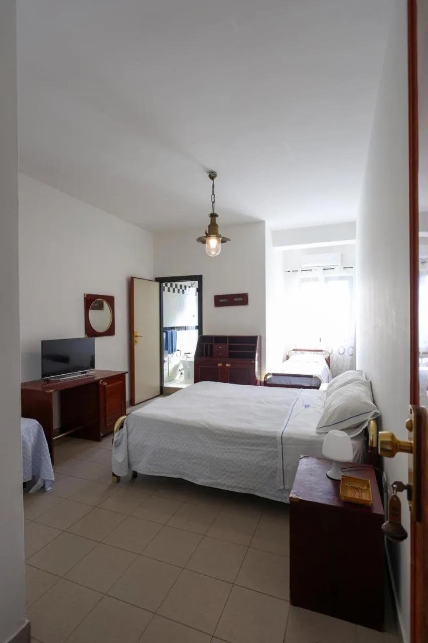 Bed in Hotel Barracuda