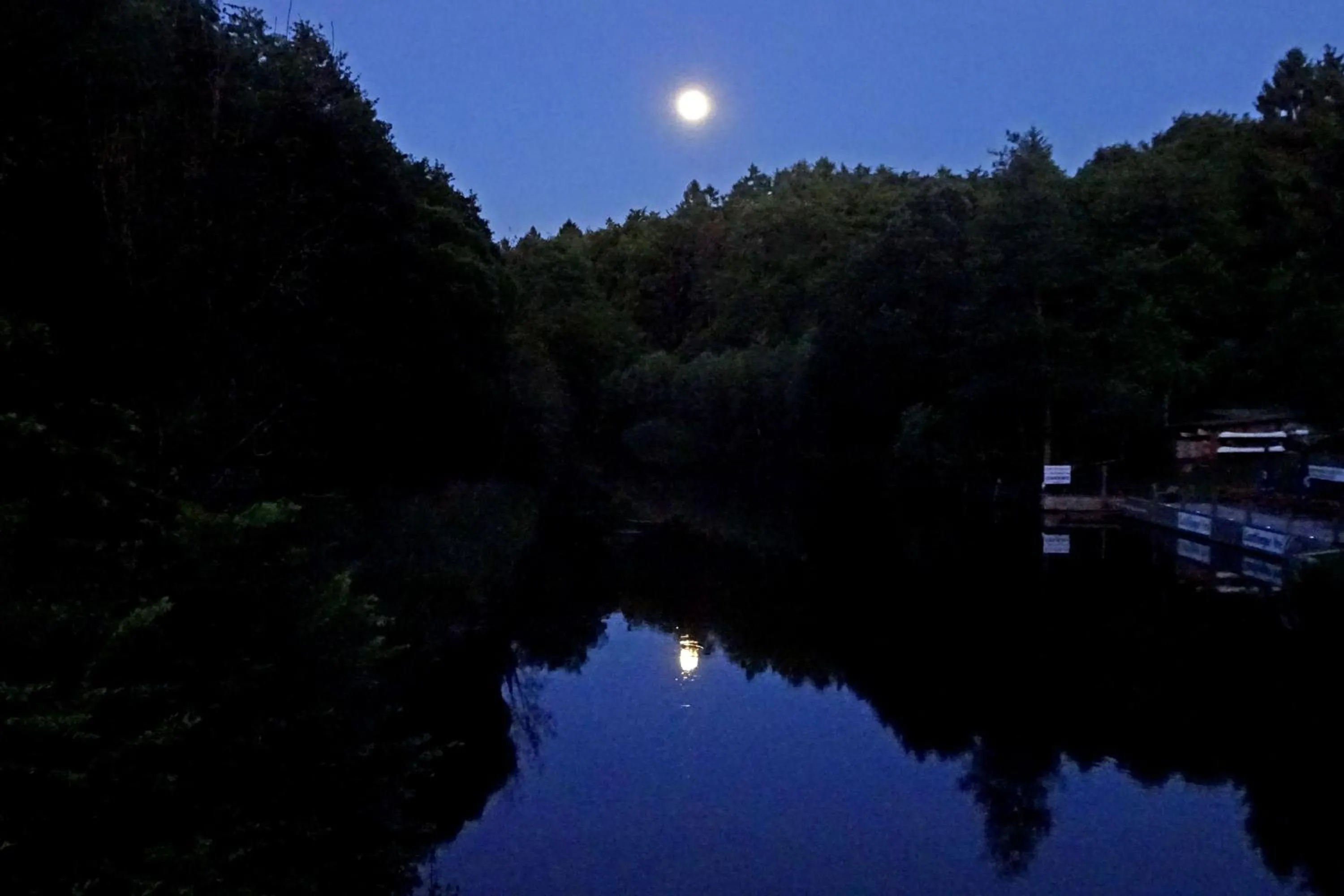 Night in Pension "Am Brunnen"
