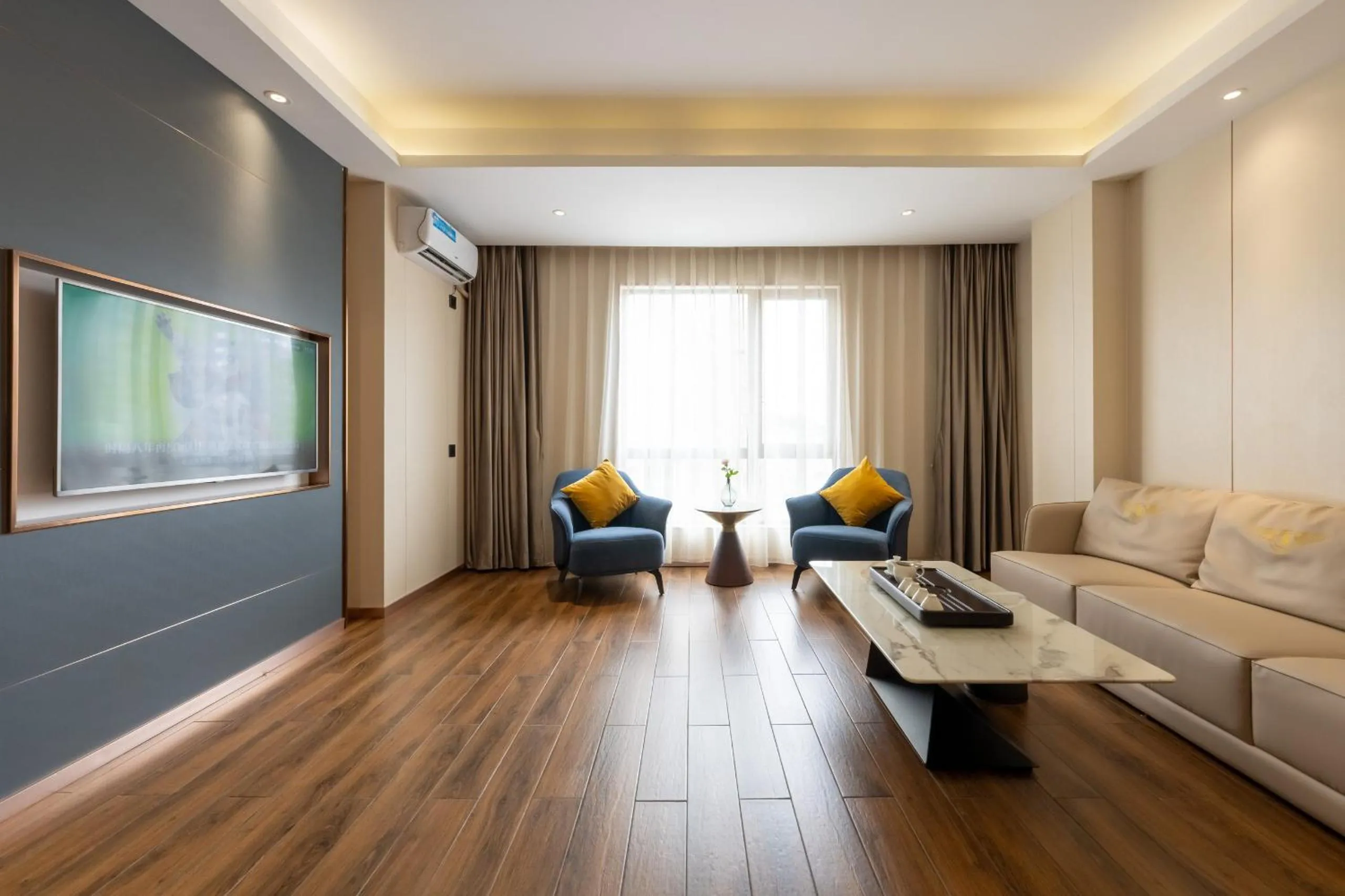 Seating area in Bole Jing Pin Hotel