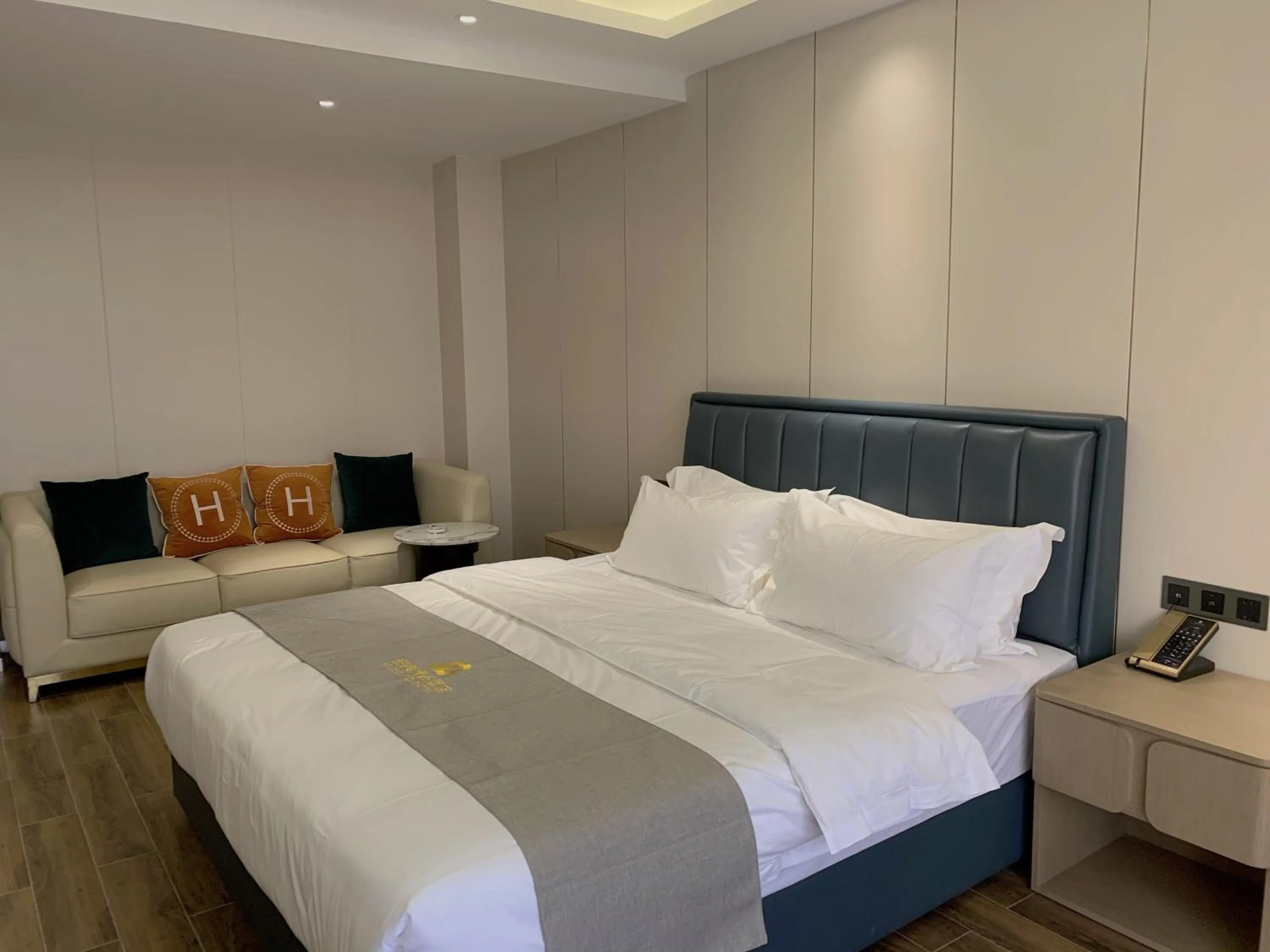 Bedroom, Bed in Bole Jing Pin Hotel