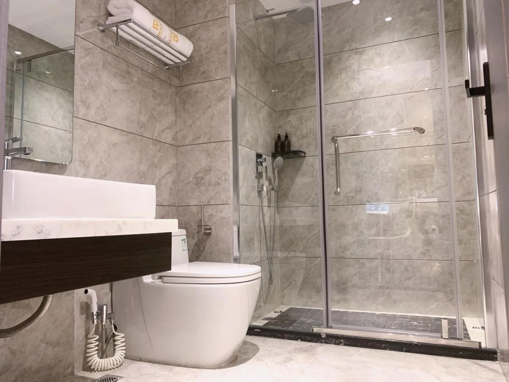 Bathroom in Bole Jing Pin Hotel