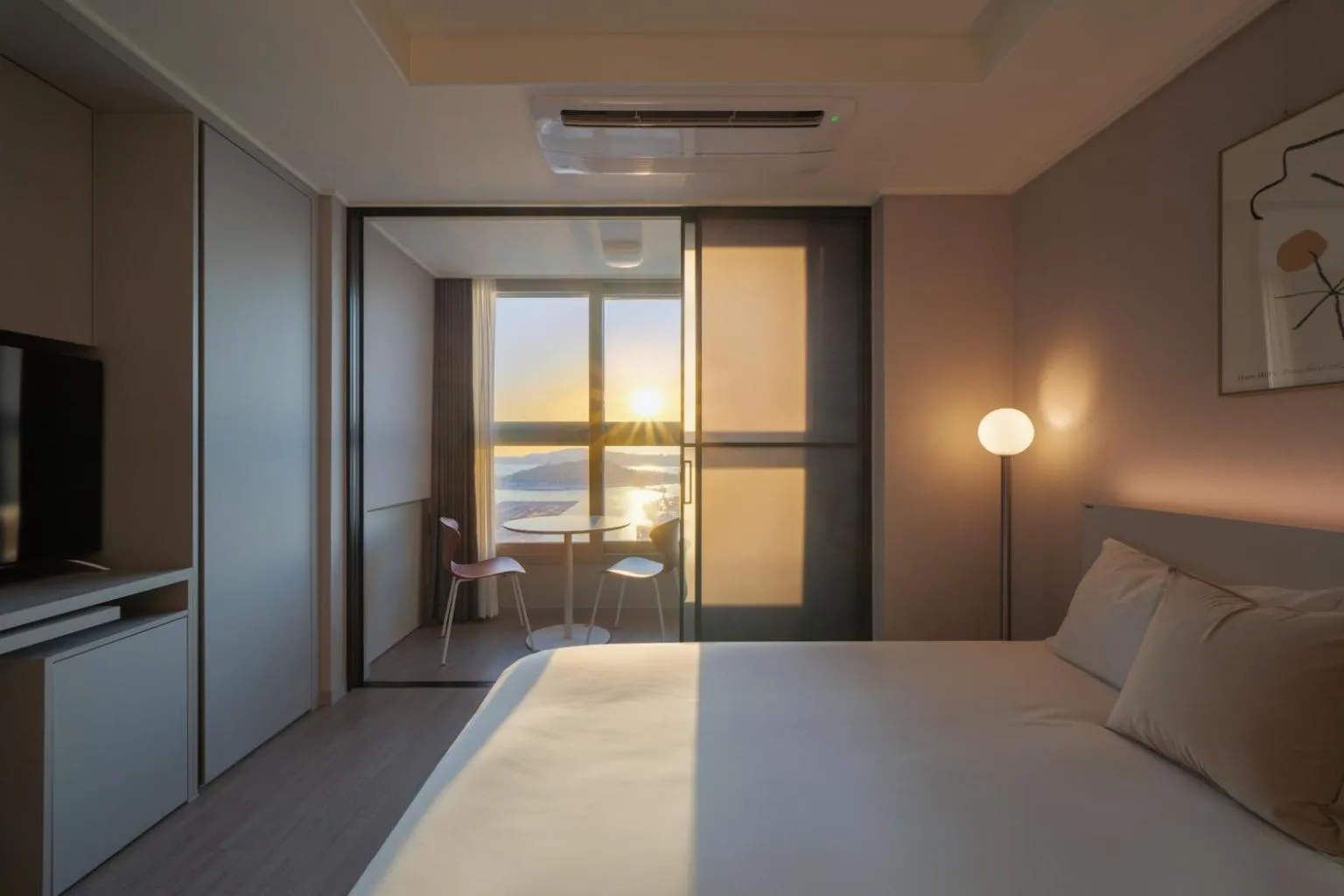 Photo of the whole room, Bed in Urbanstay Incheon ChinaTown