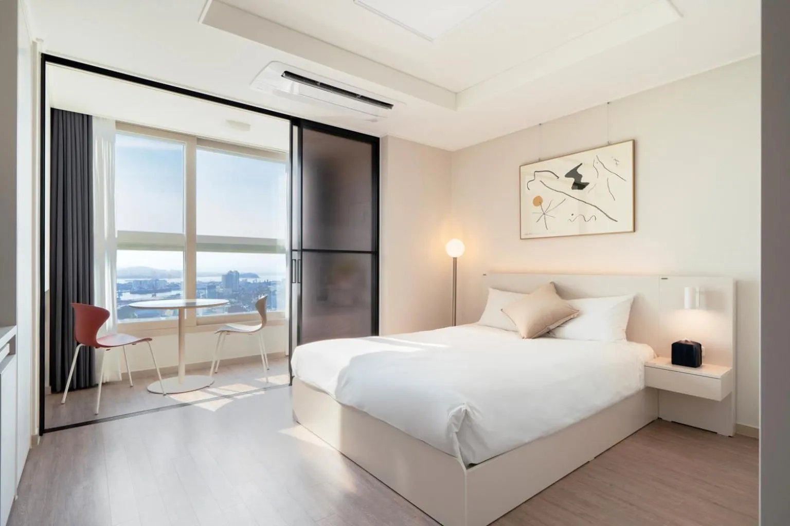 Photo of the whole room, Bed in Urbanstay Incheon ChinaTown