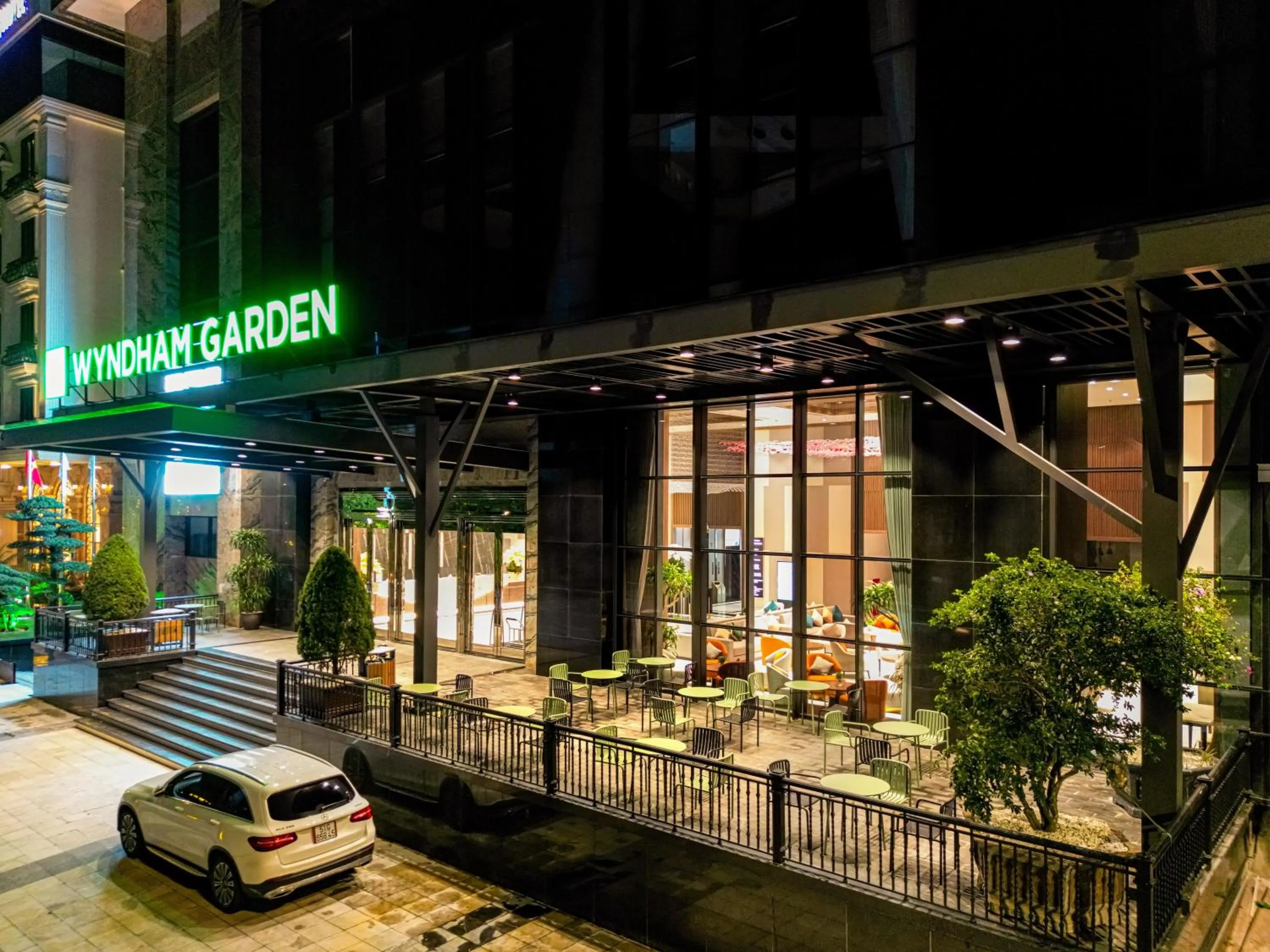 Property building in Wyndham Garden Legend Halong