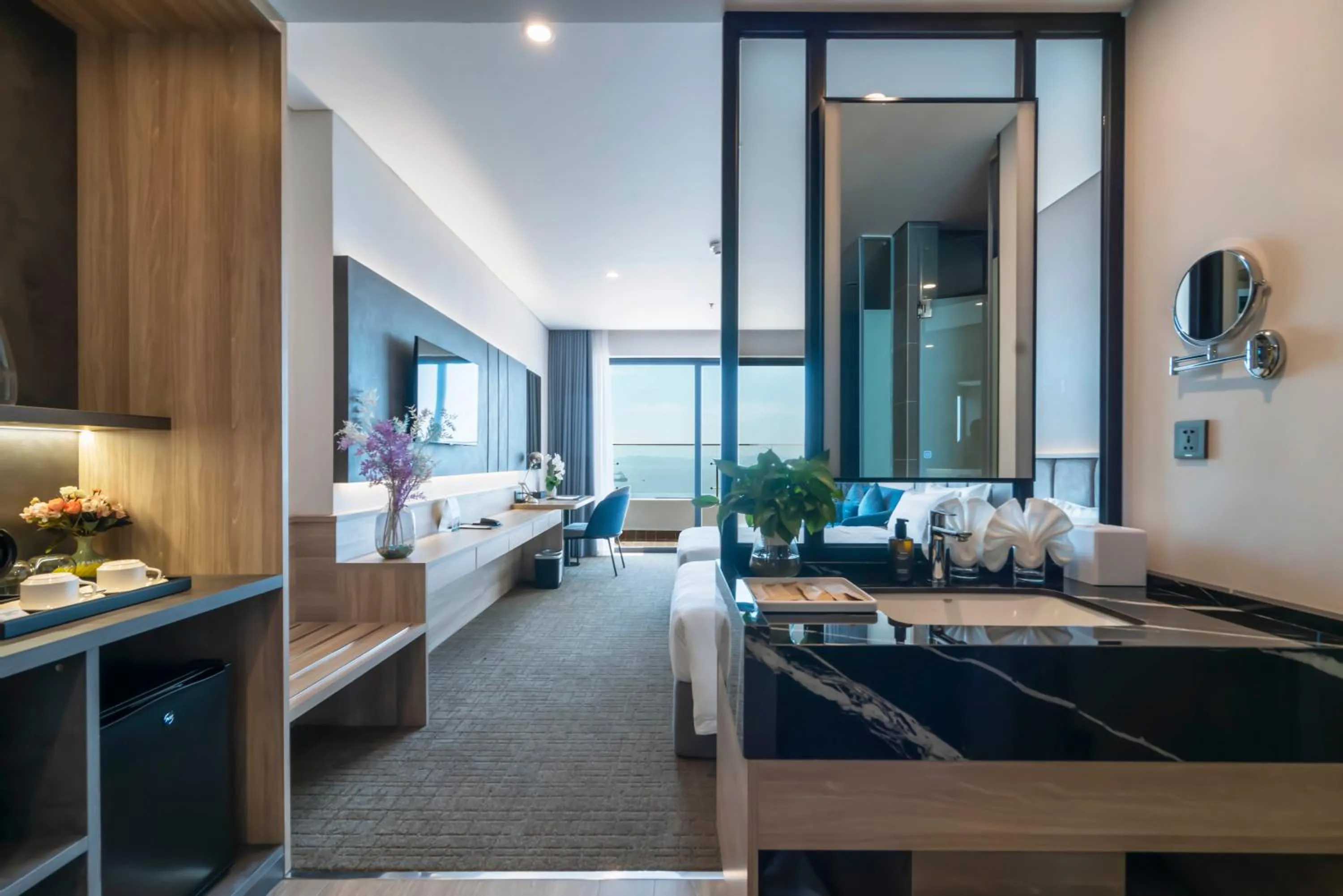 Photo of the whole room, Bed in Wyndham Garden Legend Halong