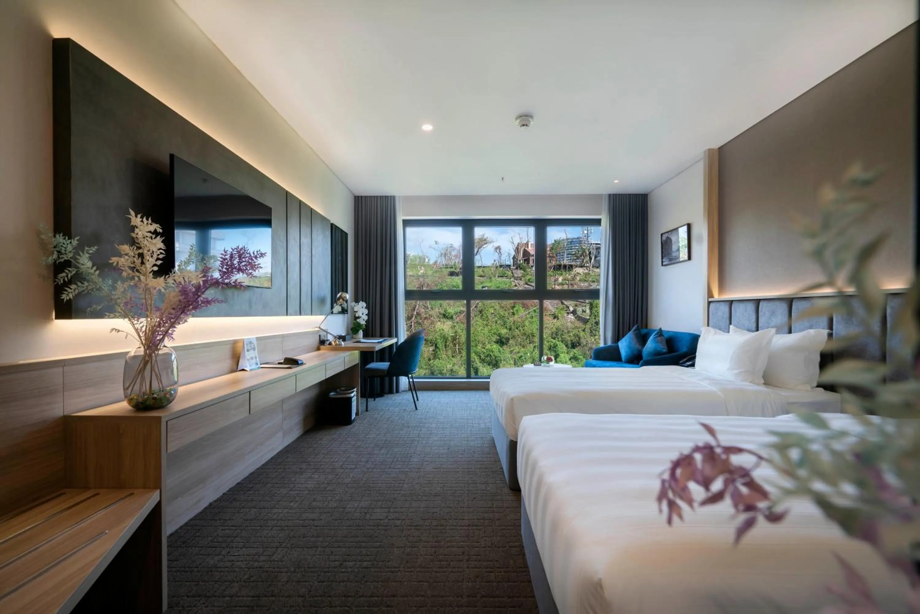 View (from property/room), Bed in Wyndham Garden Legend Halong