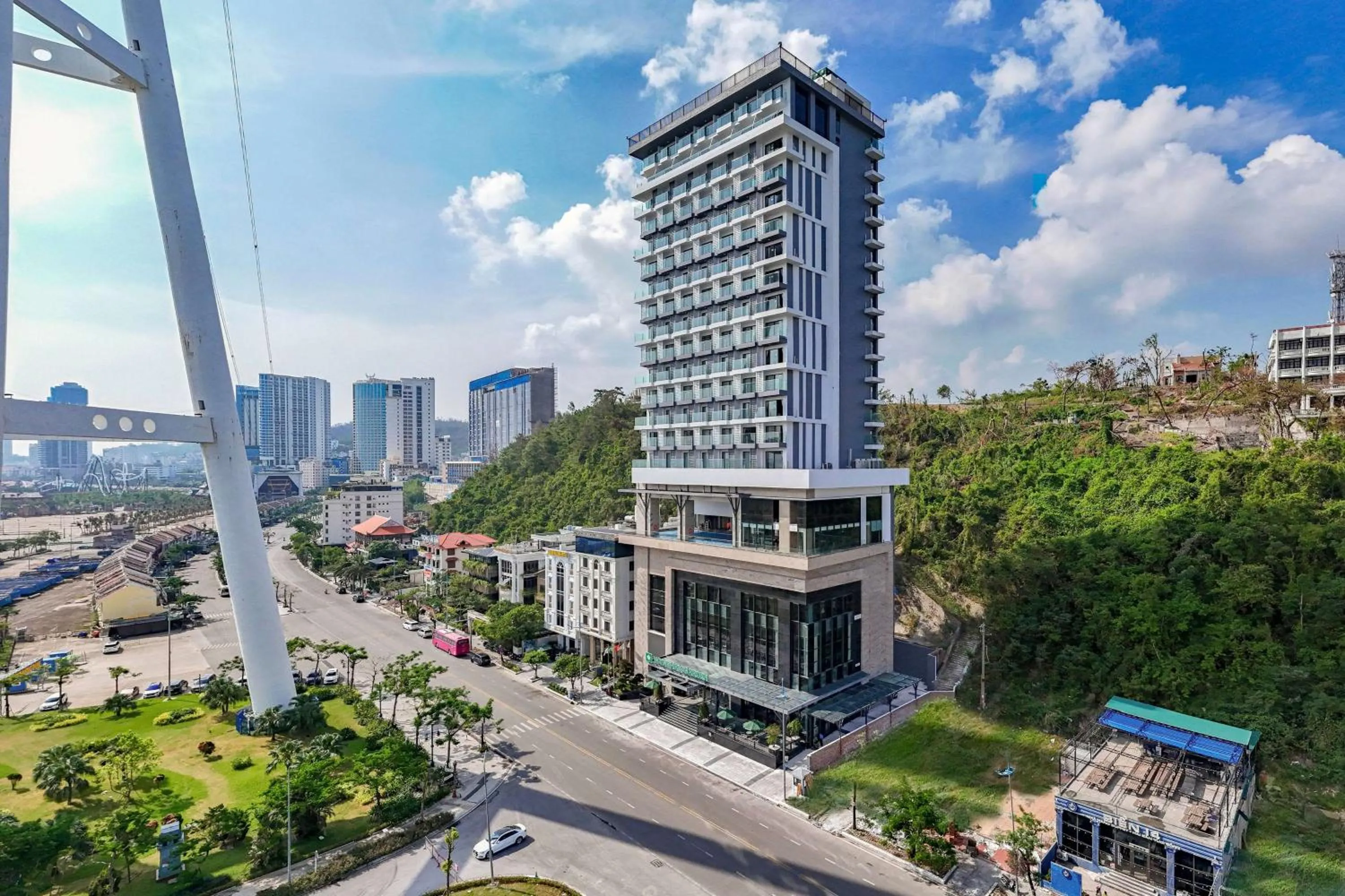 Property building in Wyndham Garden Legend Halong