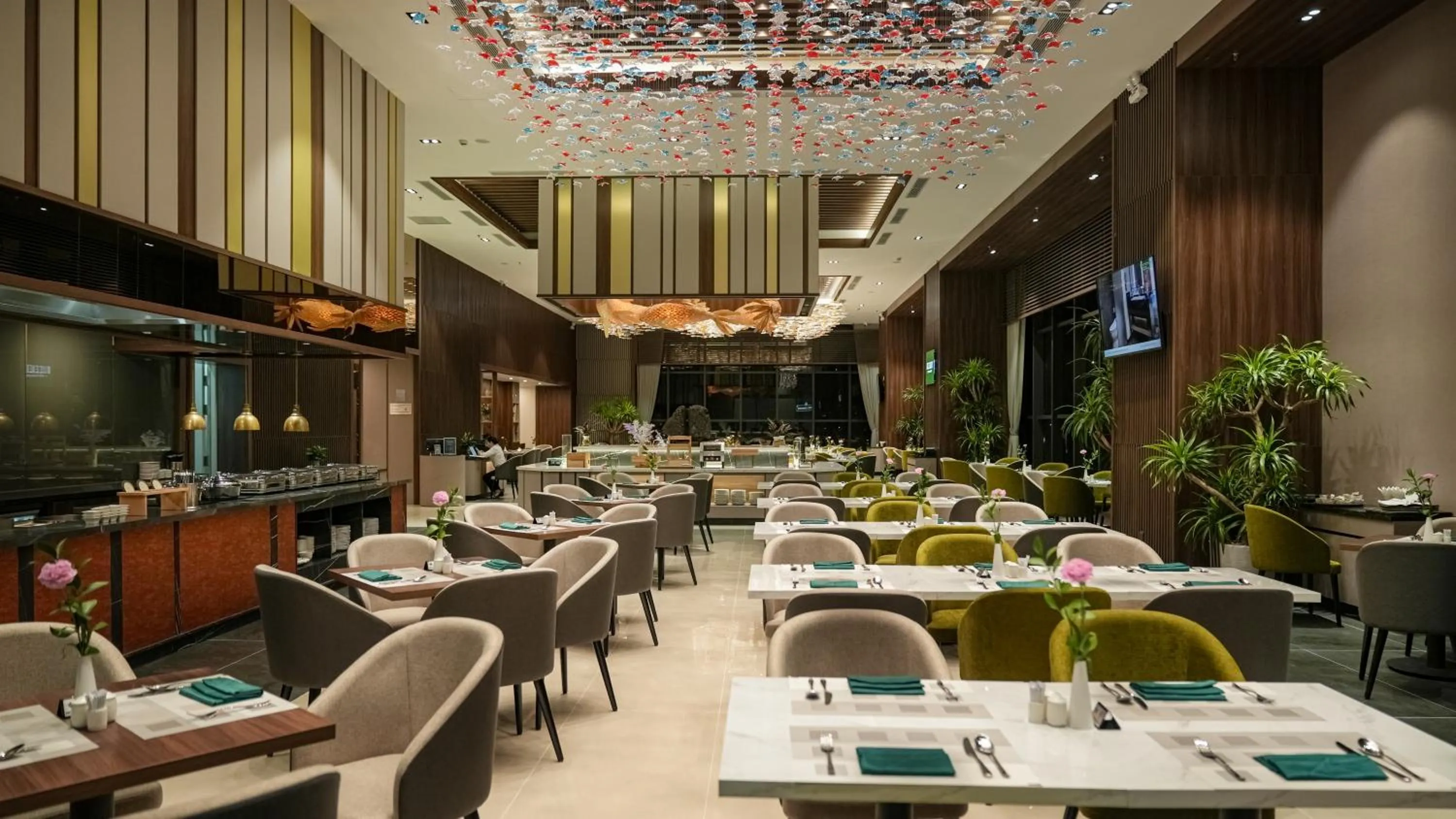 Restaurant/places to eat in Wyndham Garden Legend Halong