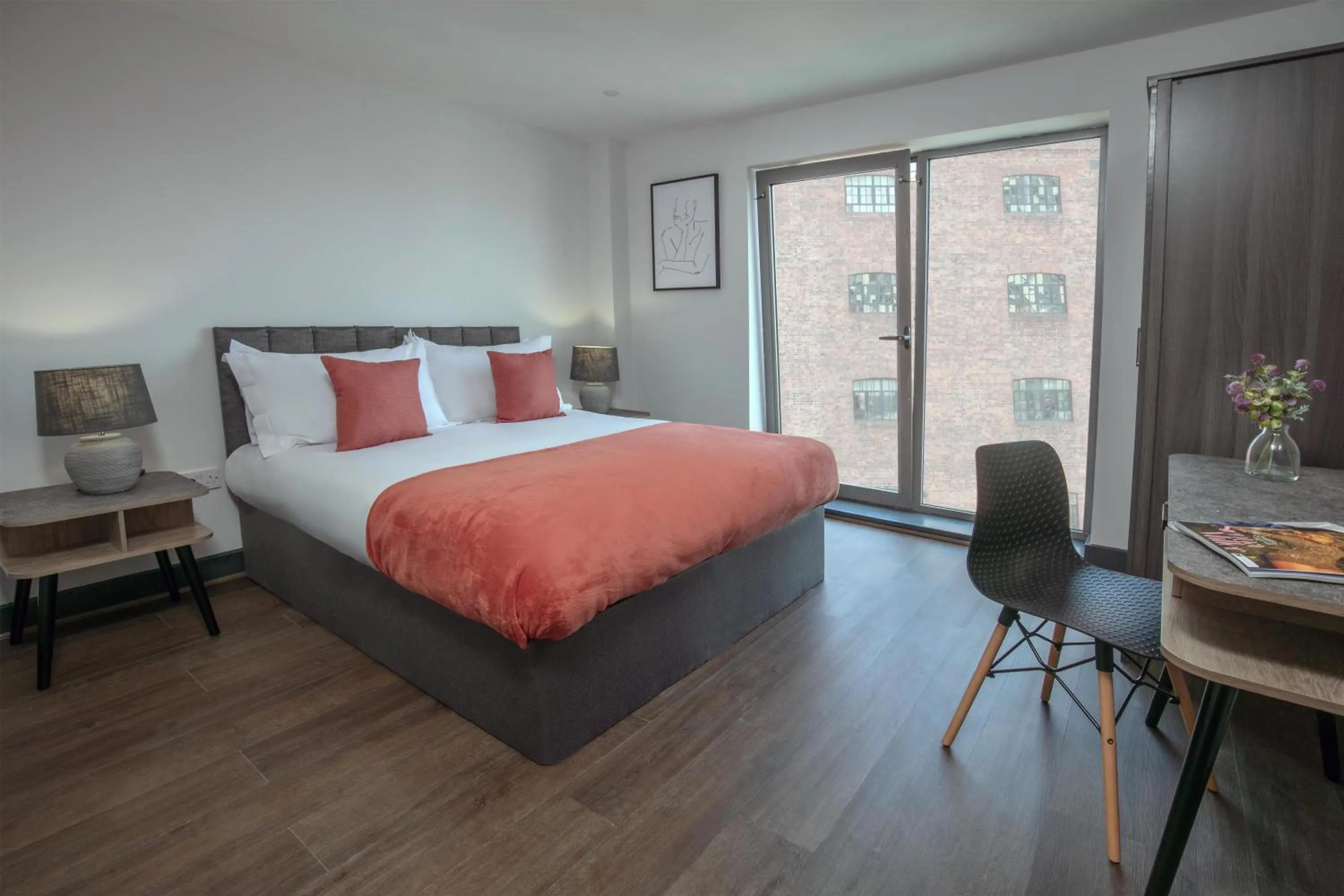 Property building, Bed in Dockside Aparthotel, Best Western Signature Collection