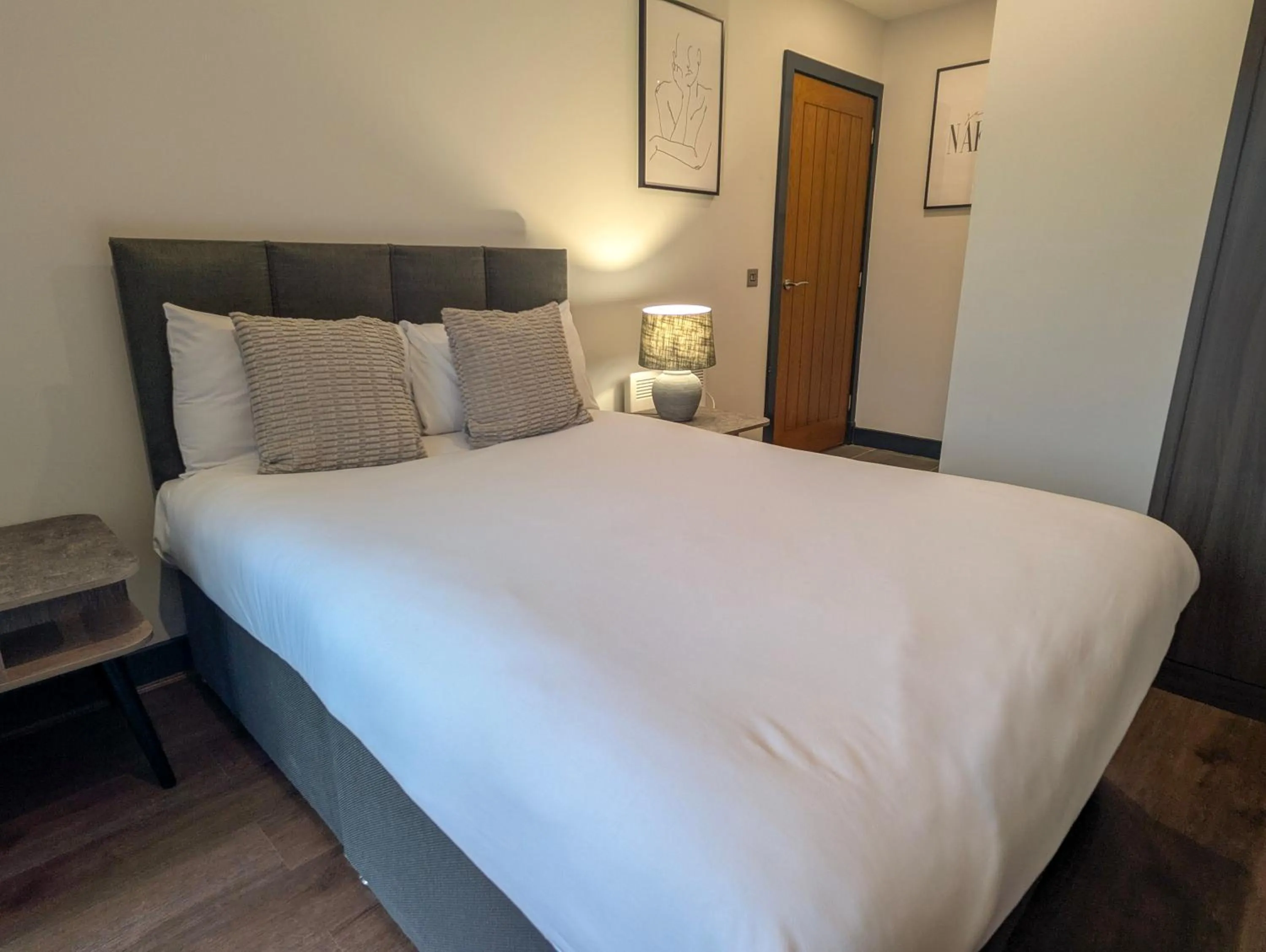 Bed in Dockside Aparthotel, Best Western Signature Collection