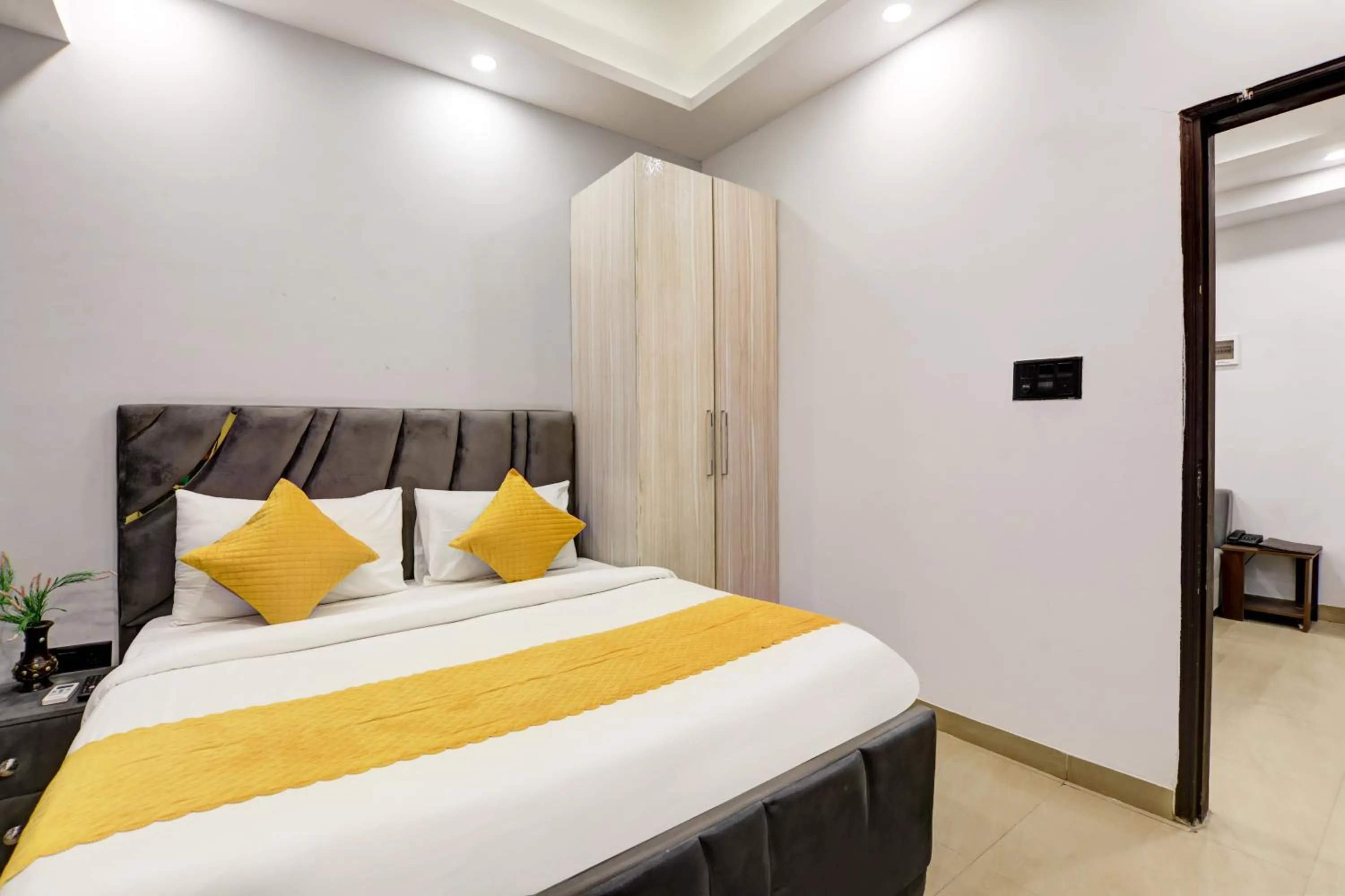 Bed in Hotel The Rasa at Vasundhara