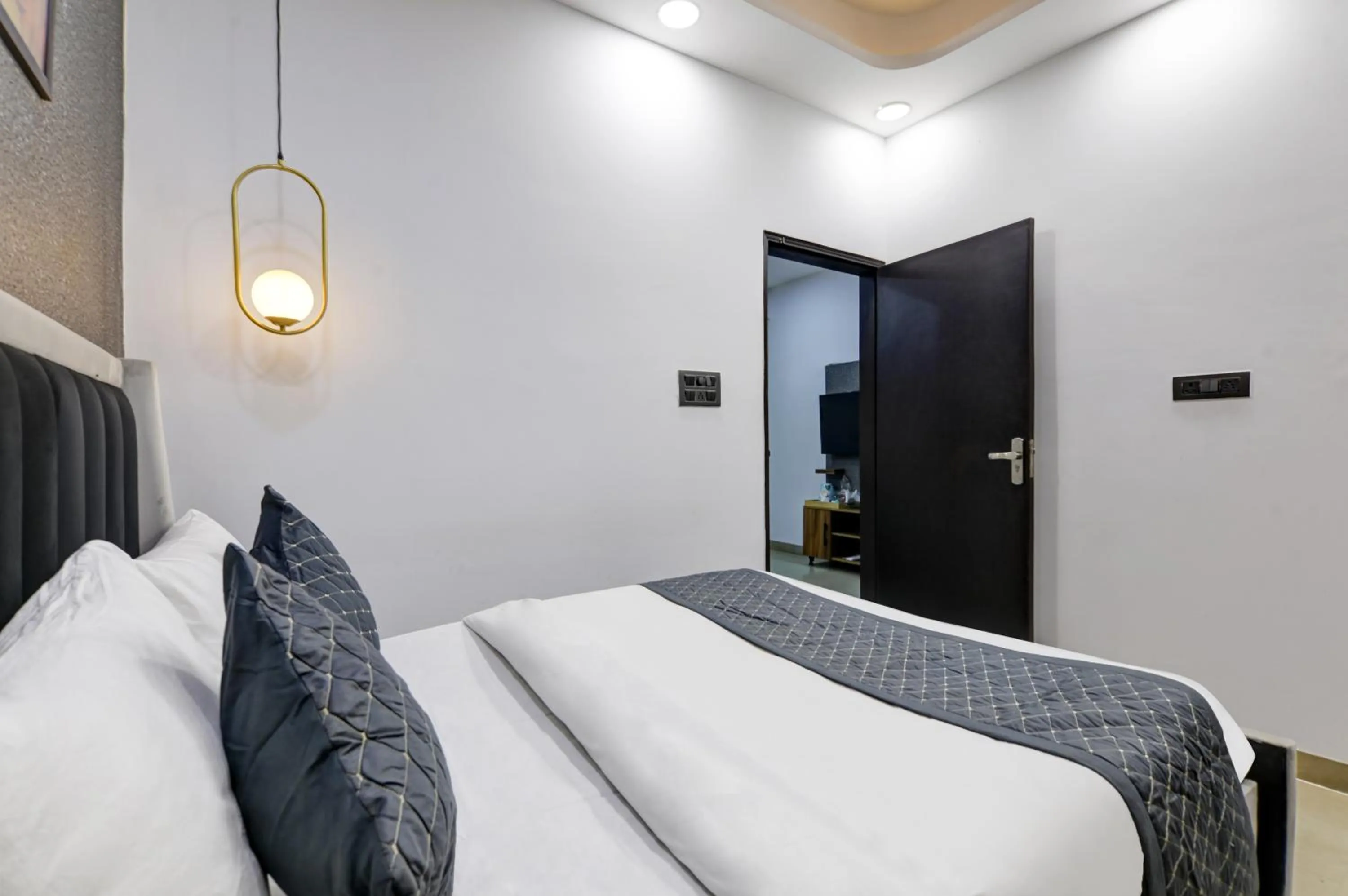 Bed in Hotel The Rasa at Vasundhara