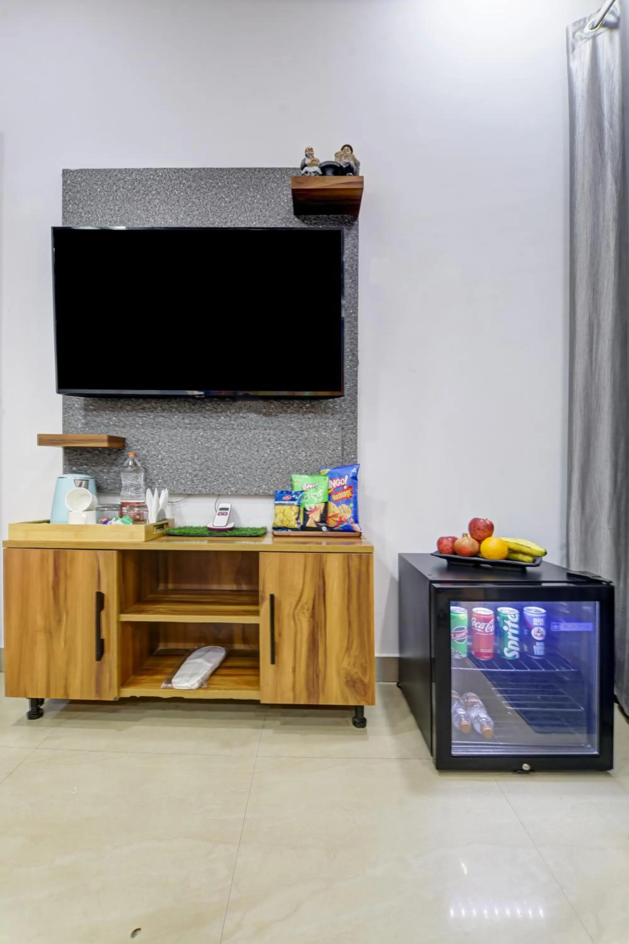 TV and multimedia in Hotel The Rasa at Vasundhara