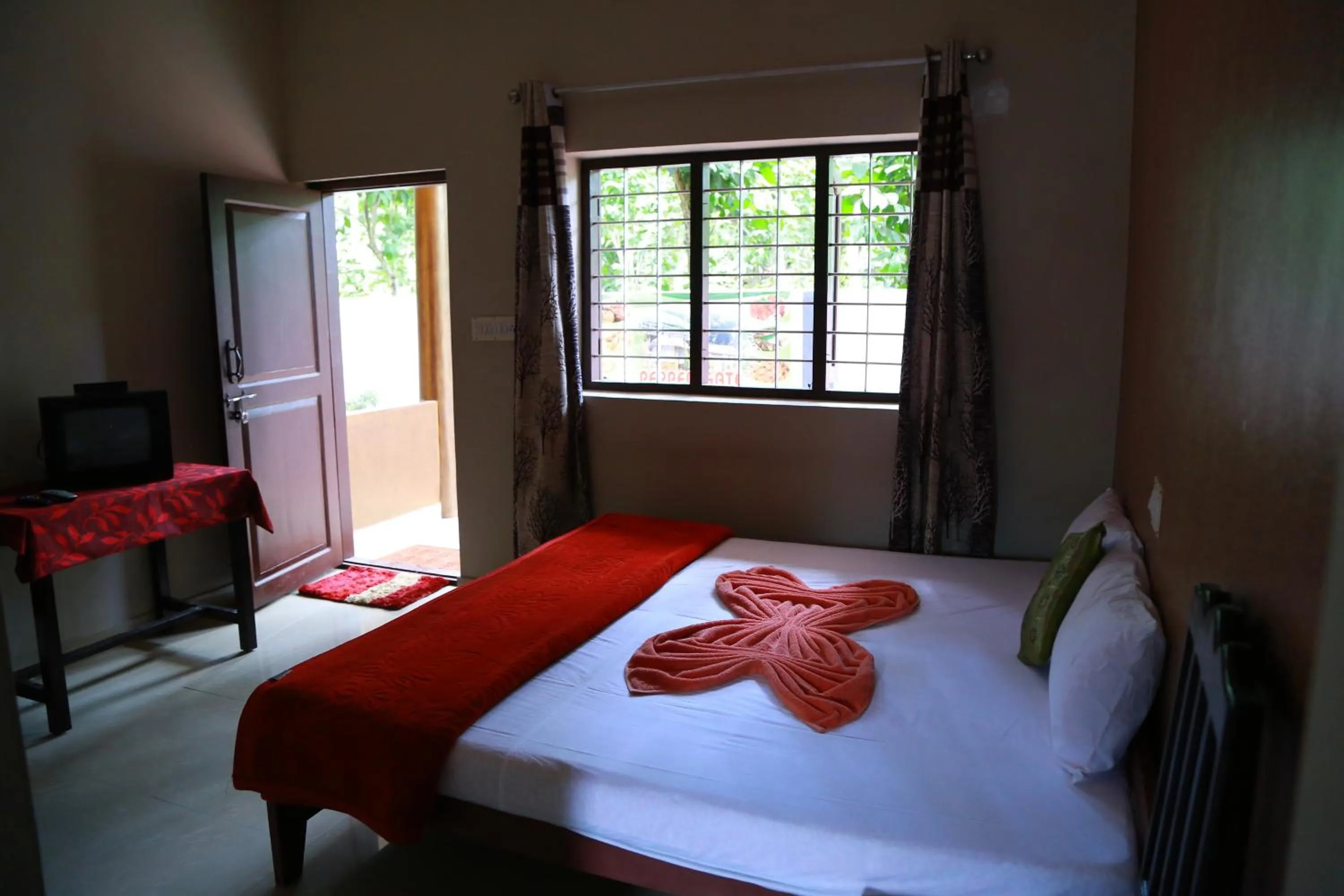 Photo of the whole room, Bed in Dean Dale Cottages