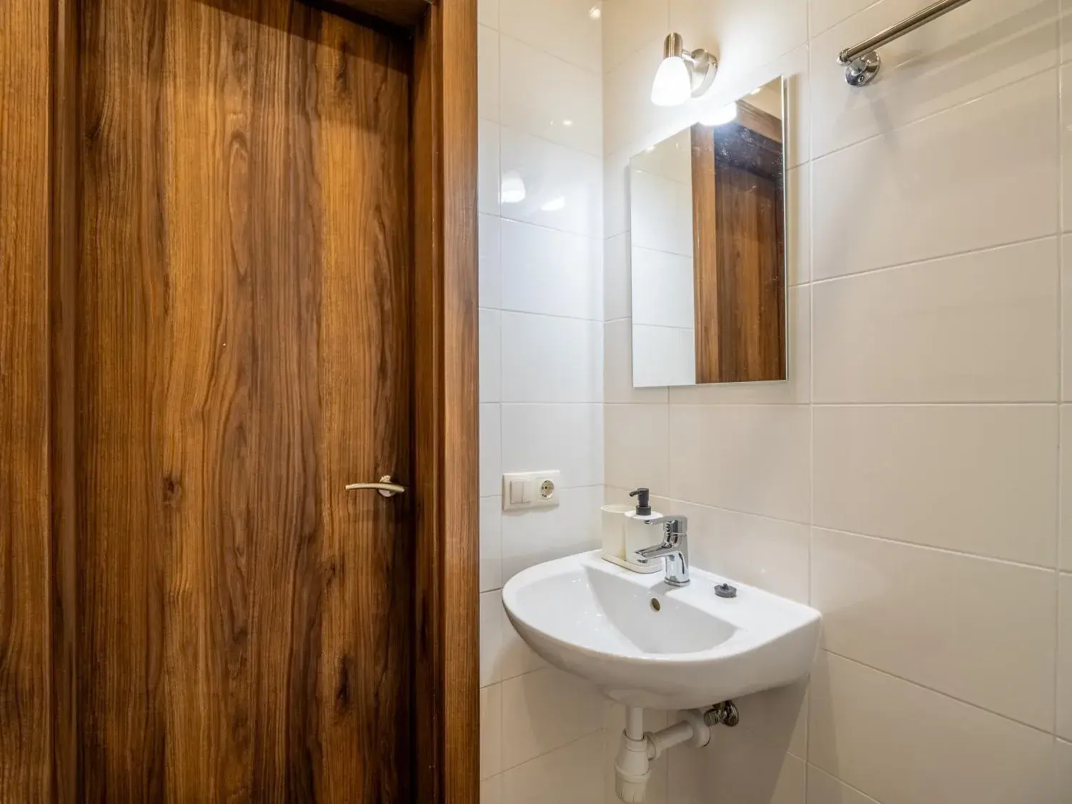 Superior Twin Room in RVR Smart Apartments Riga with Free Parking and Self Check-in Superior Twin Room in RVR Smart Apartments Riga with Free Parking and Self Check-in