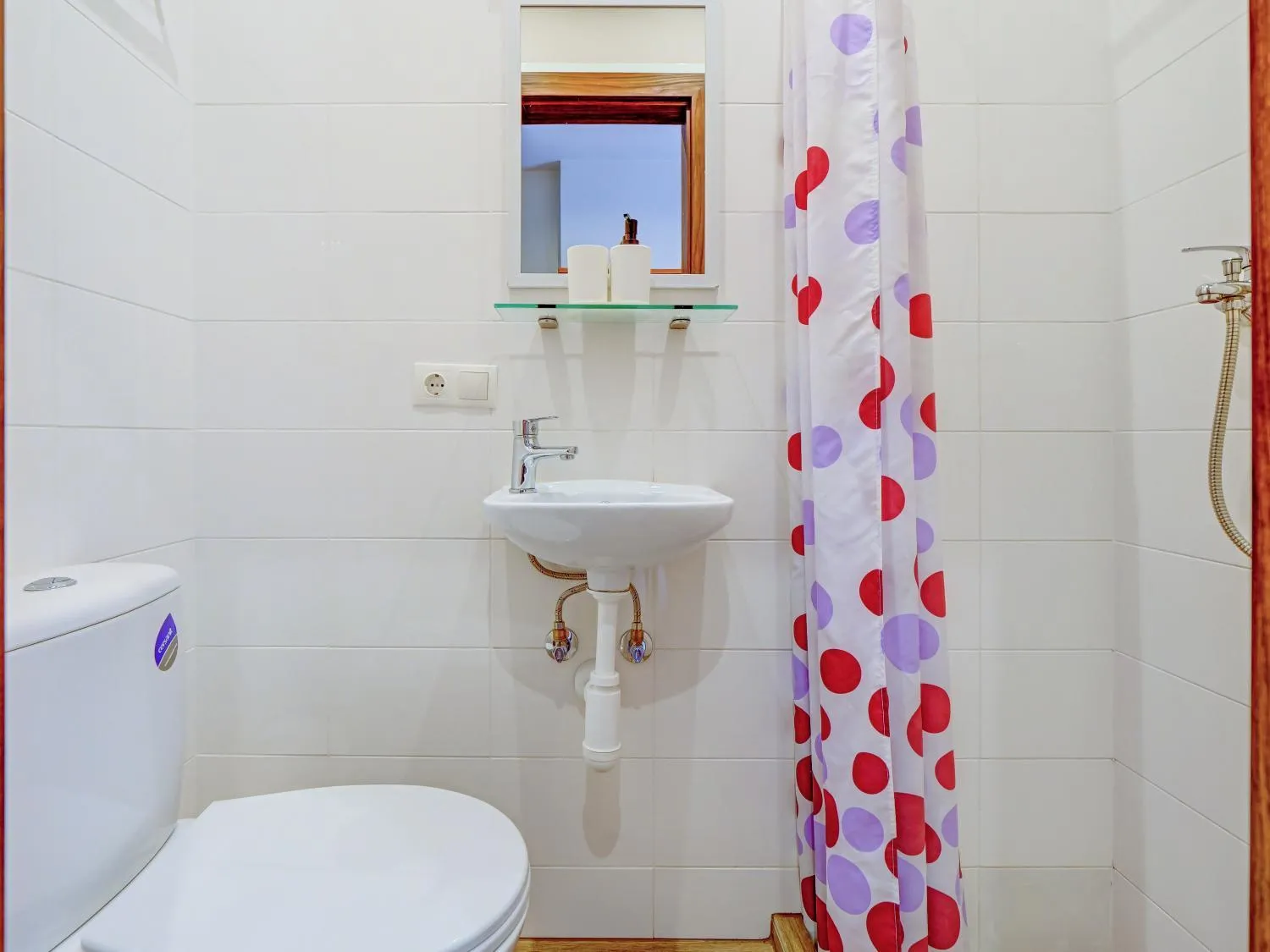 Bathroom in RVR Smart Apartments Riga with Free Parking and Self Check-in